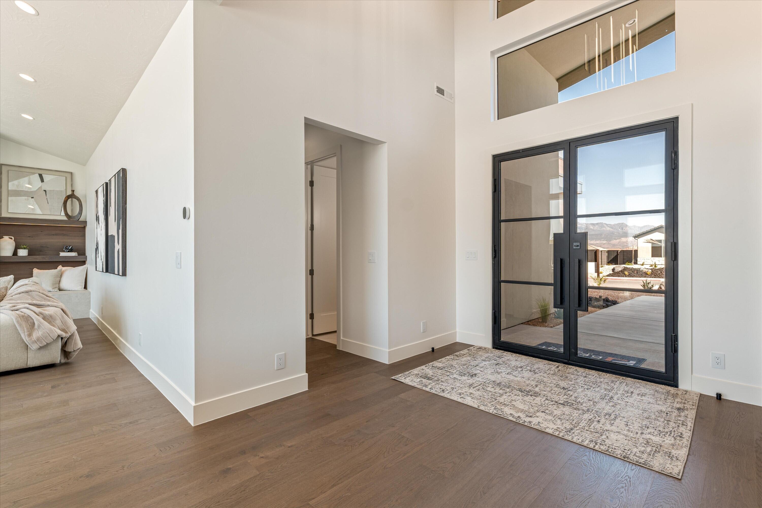 SCENIC POINTE - Residential