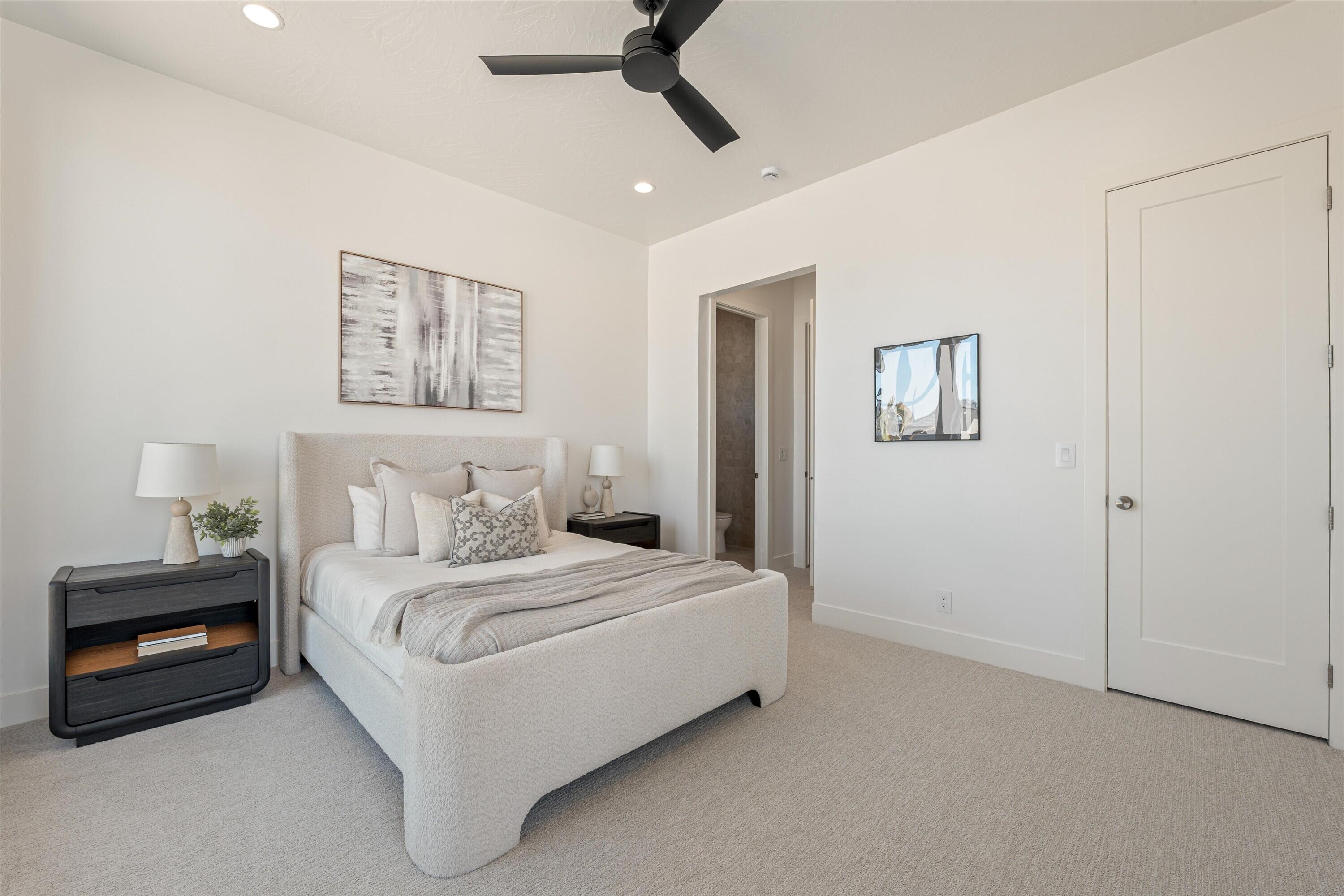 SCENIC POINTE - Residential