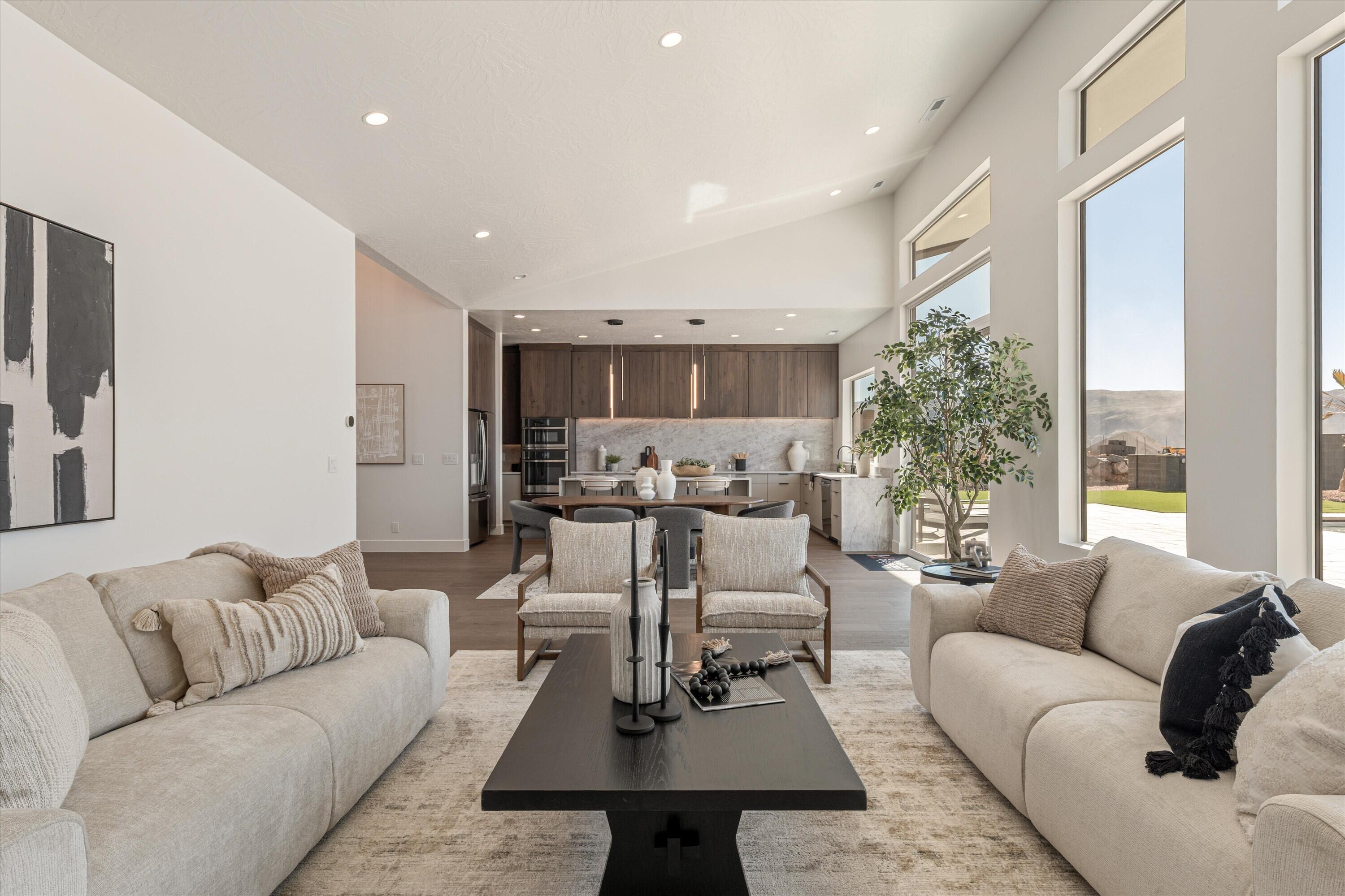 SCENIC POINTE - Residential