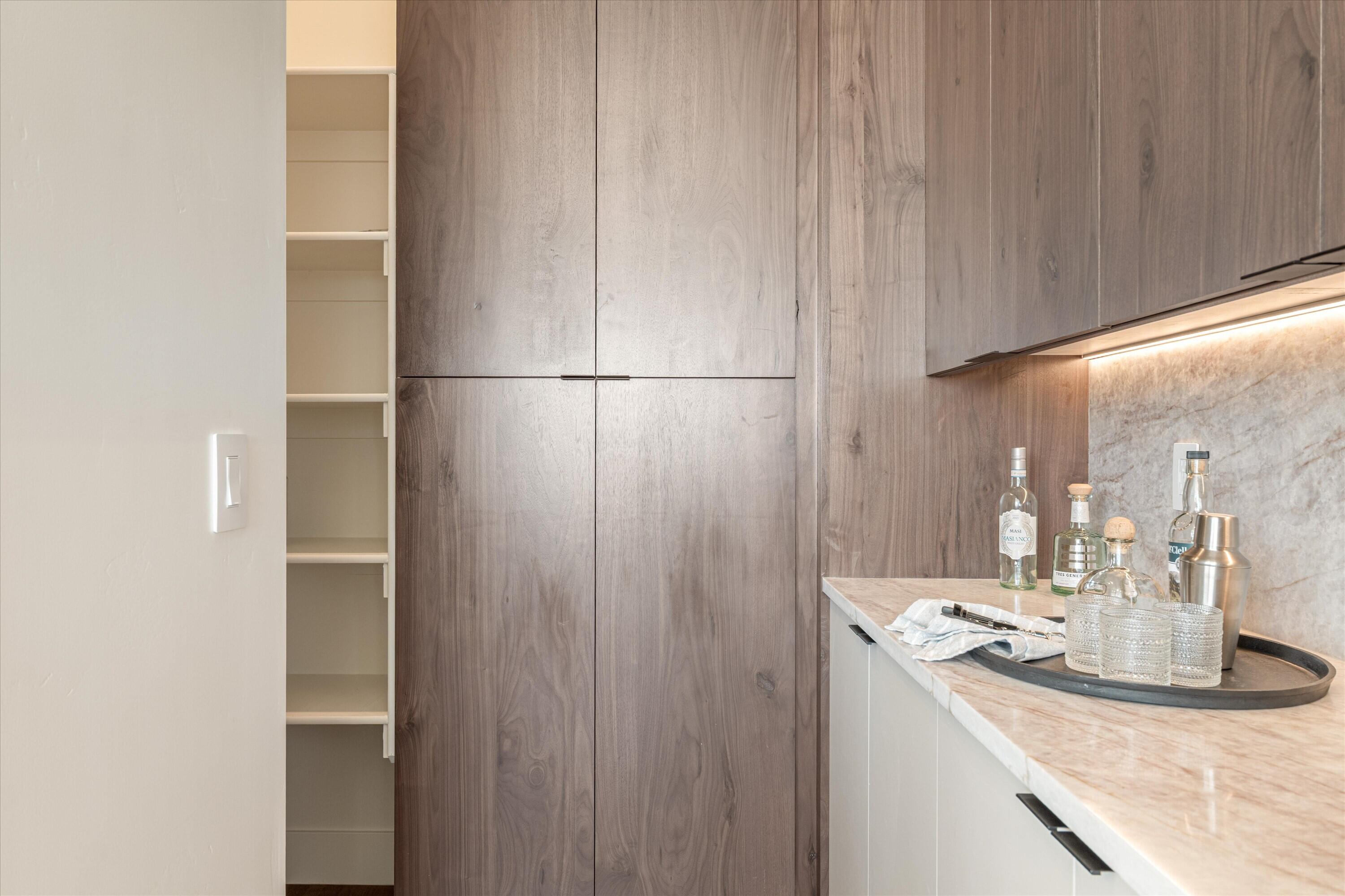 SCENIC POINTE - Residential