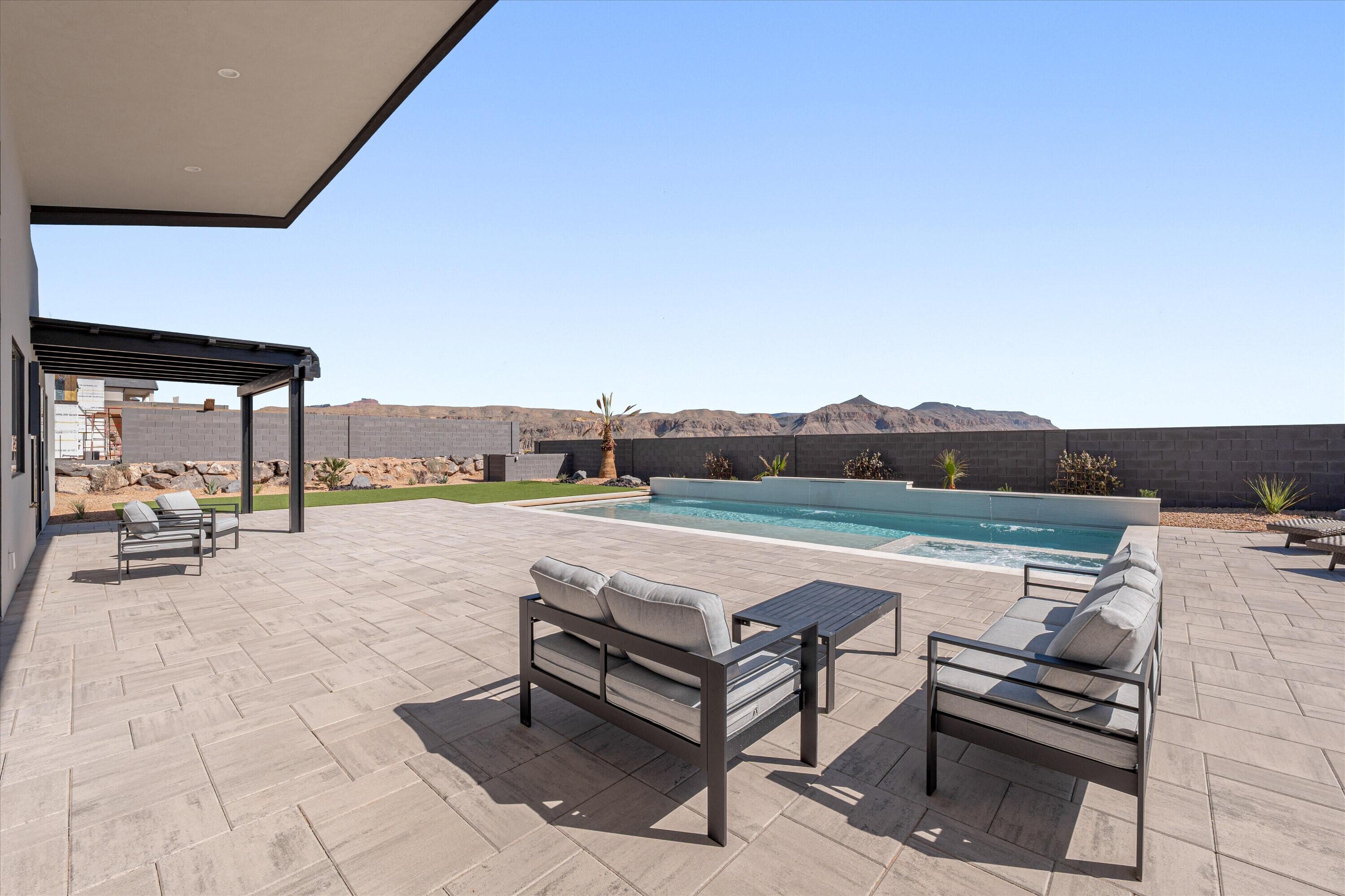 SCENIC POINTE - Residential