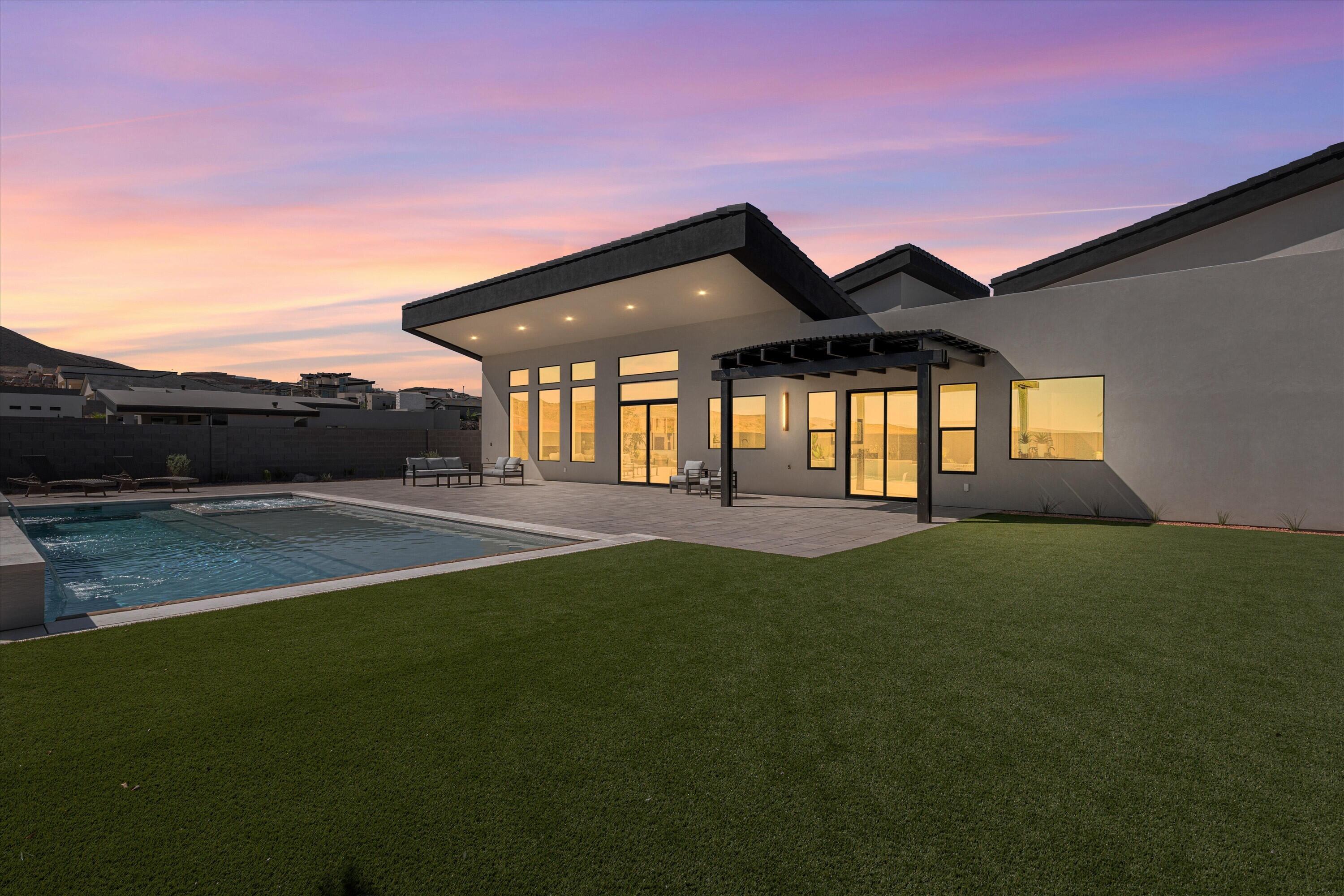 SCENIC POINTE - Residential