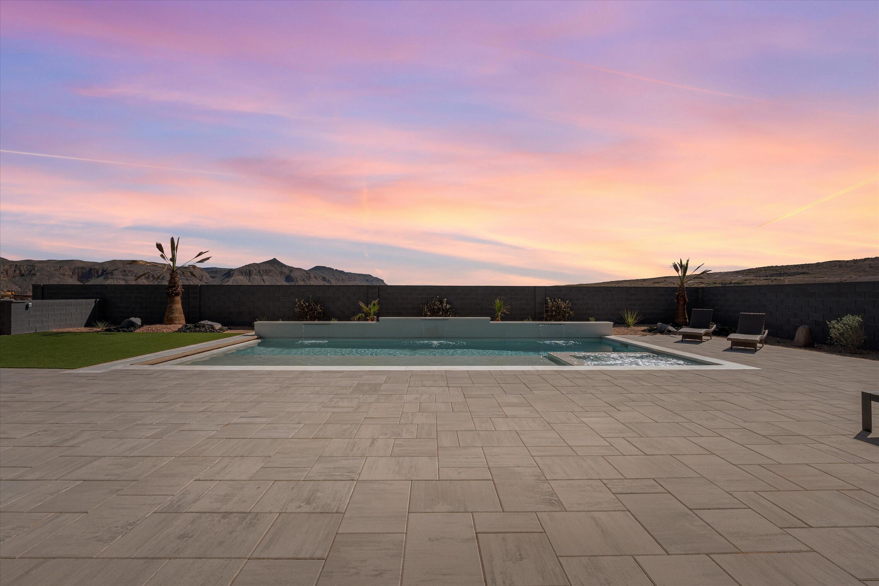 SCENIC POINTE - Residential