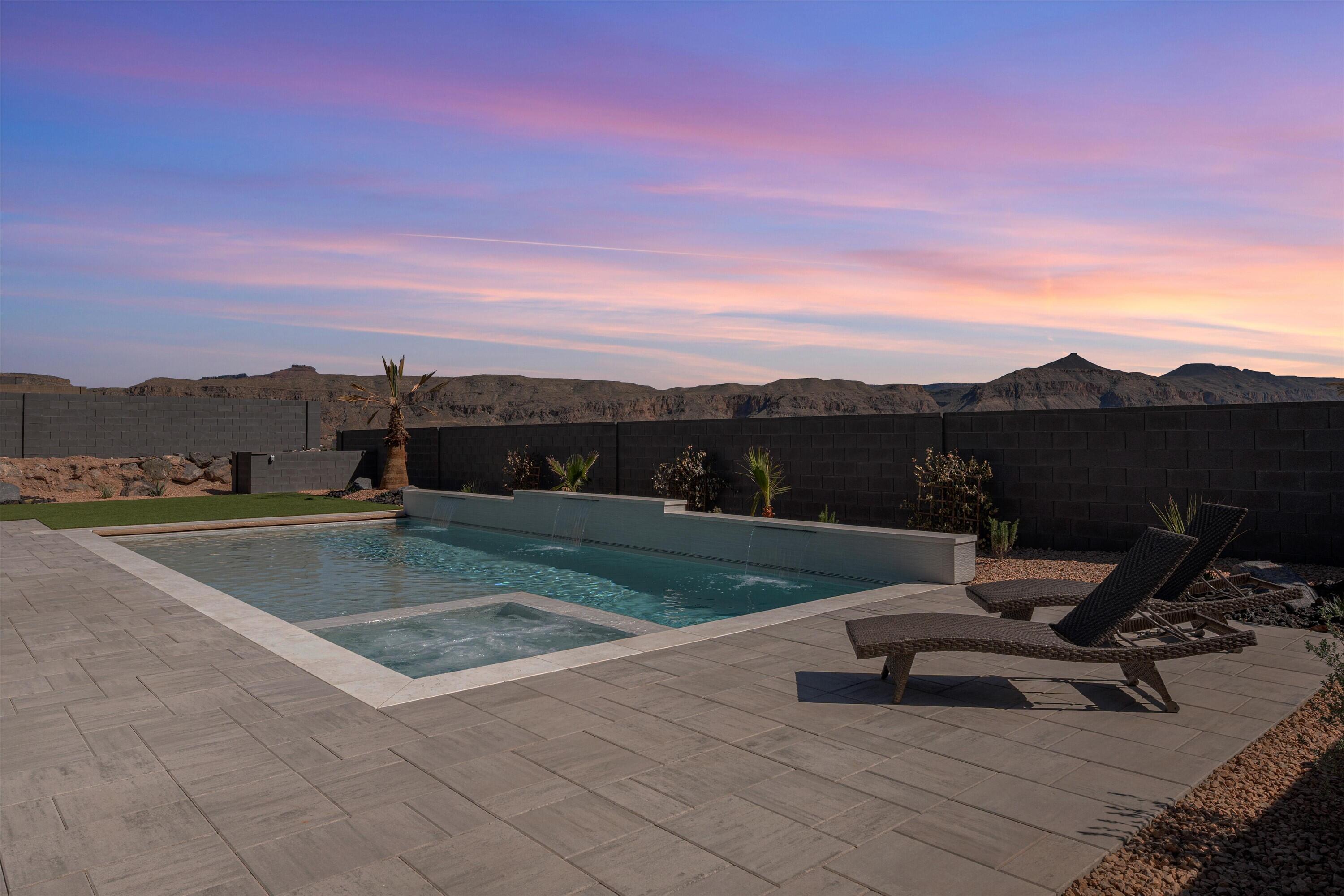 SCENIC POINTE - Residential