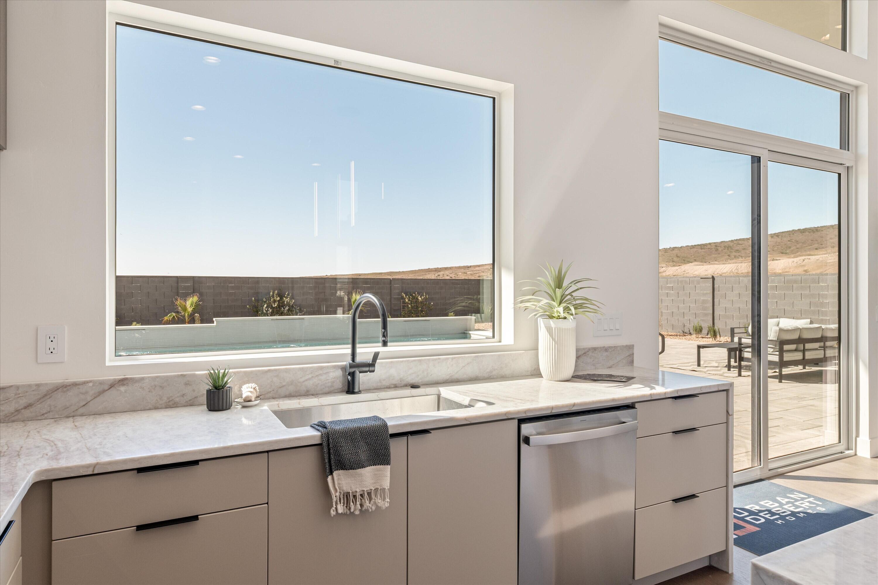 SCENIC POINTE - Residential