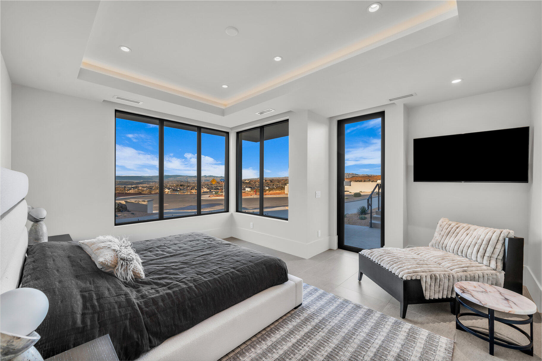 SOLENTE VILLAGE - Residential
