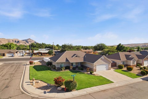 Photo of 545 W 375 S, Hurricane, UT 84737 (MLS # 26-273427)