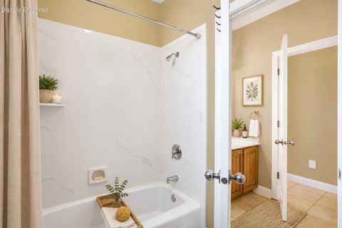 Tiny photo for 545 W 375 S, Hurricane, UT 84737 (MLS # 26-273427)