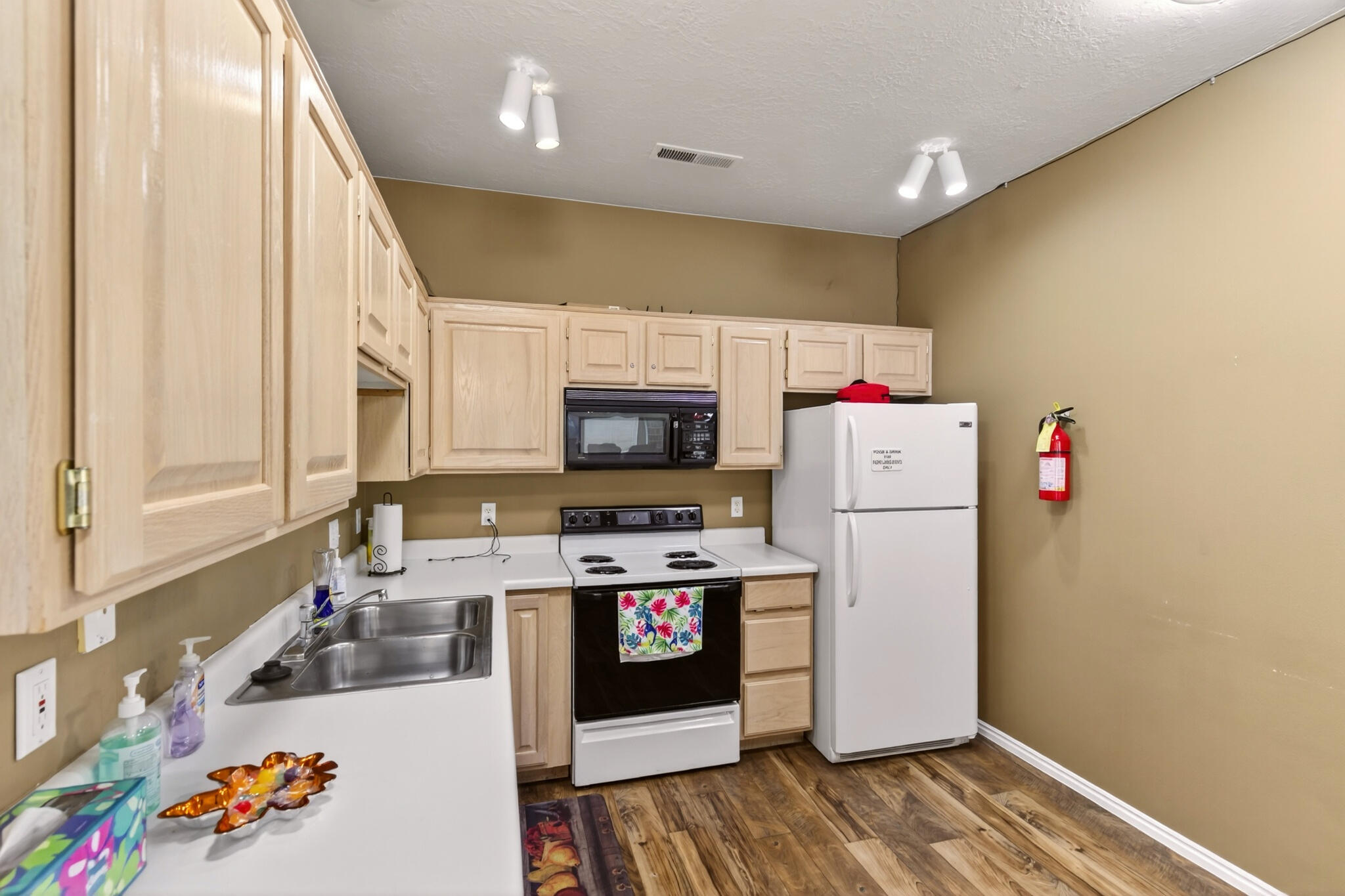 PADRE LAKES TOWNHOMES - Residential