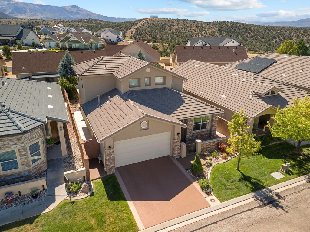 Photo of 2399 W Crescent Heights DR, Cedar City, UT 84720 (MLS # 25-266305)