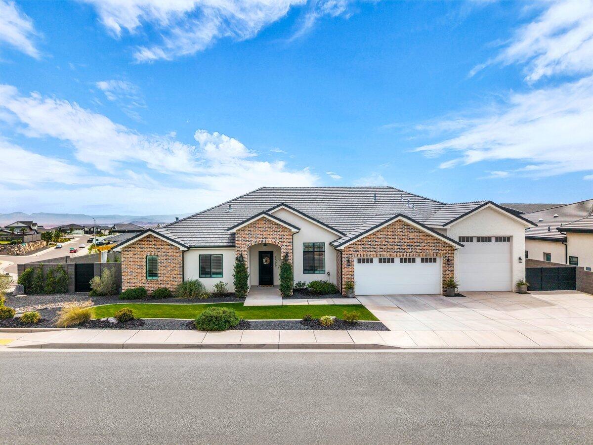 GRAND HEIGHTS - Residential