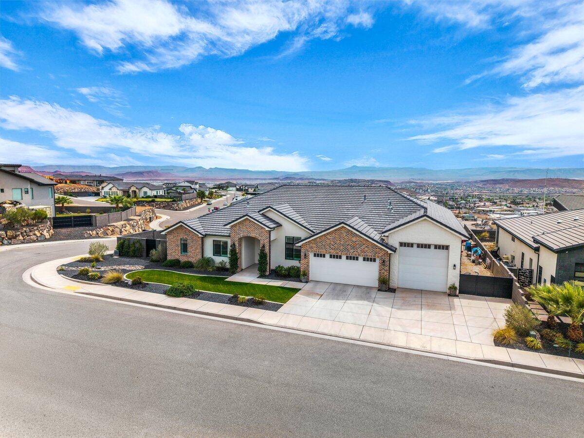 GRAND HEIGHTS - Residential