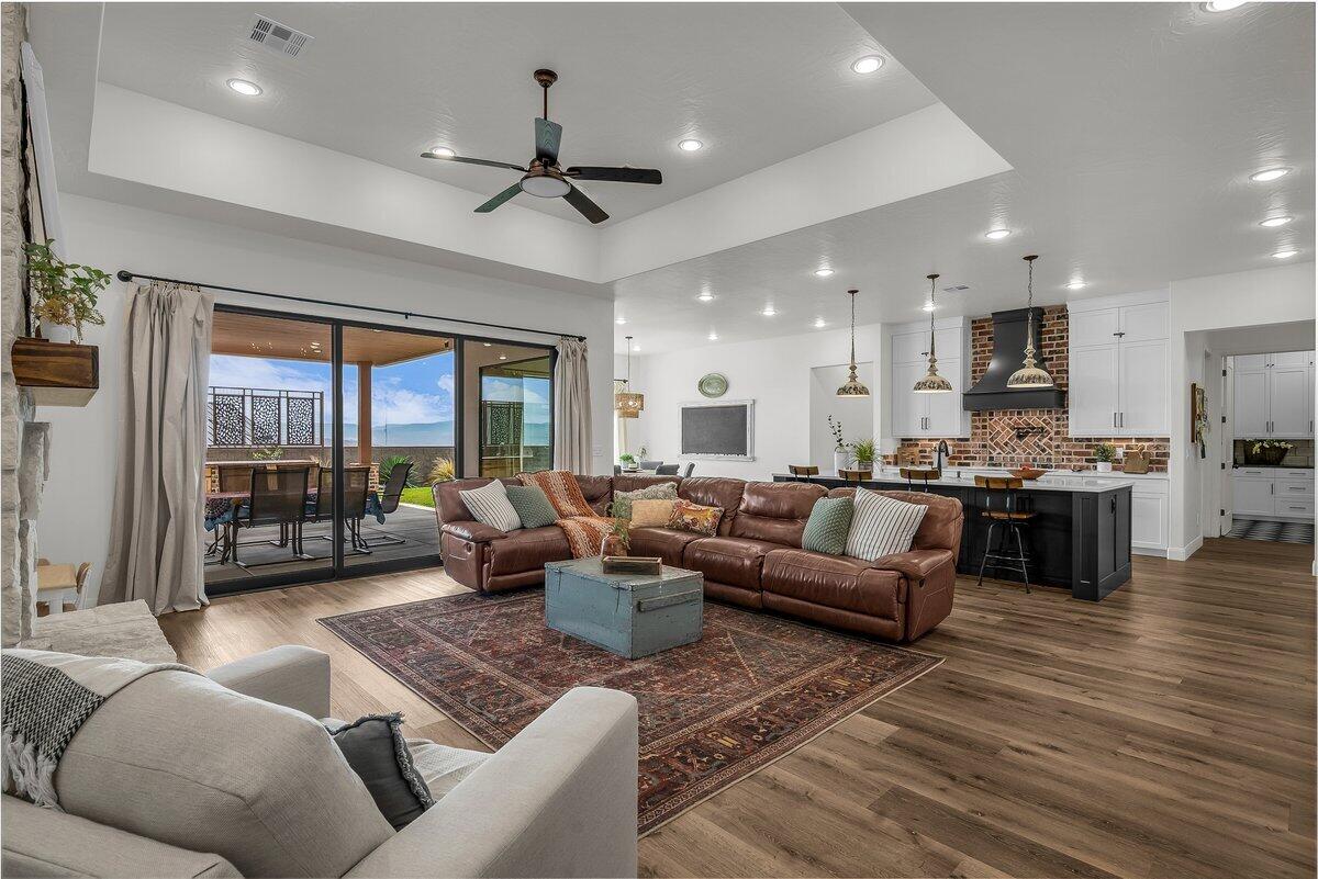 GRAND HEIGHTS - Residential