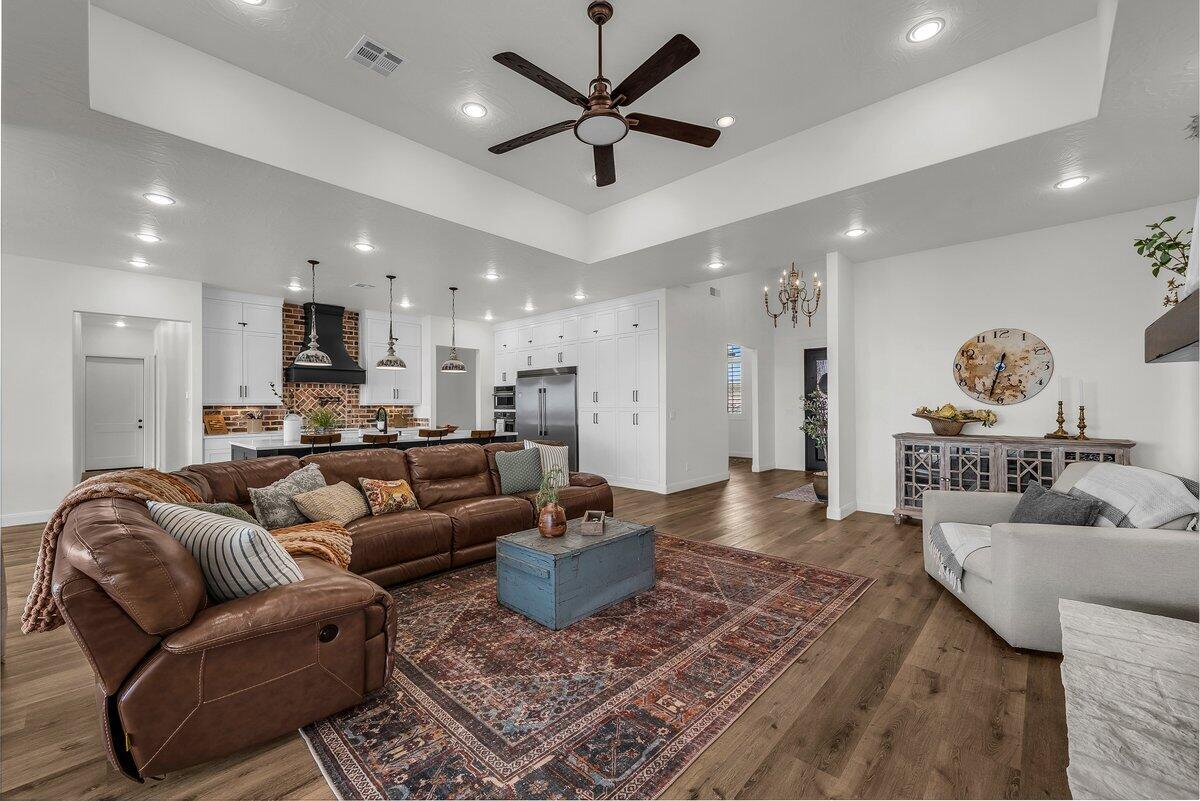 GRAND HEIGHTS - Residential