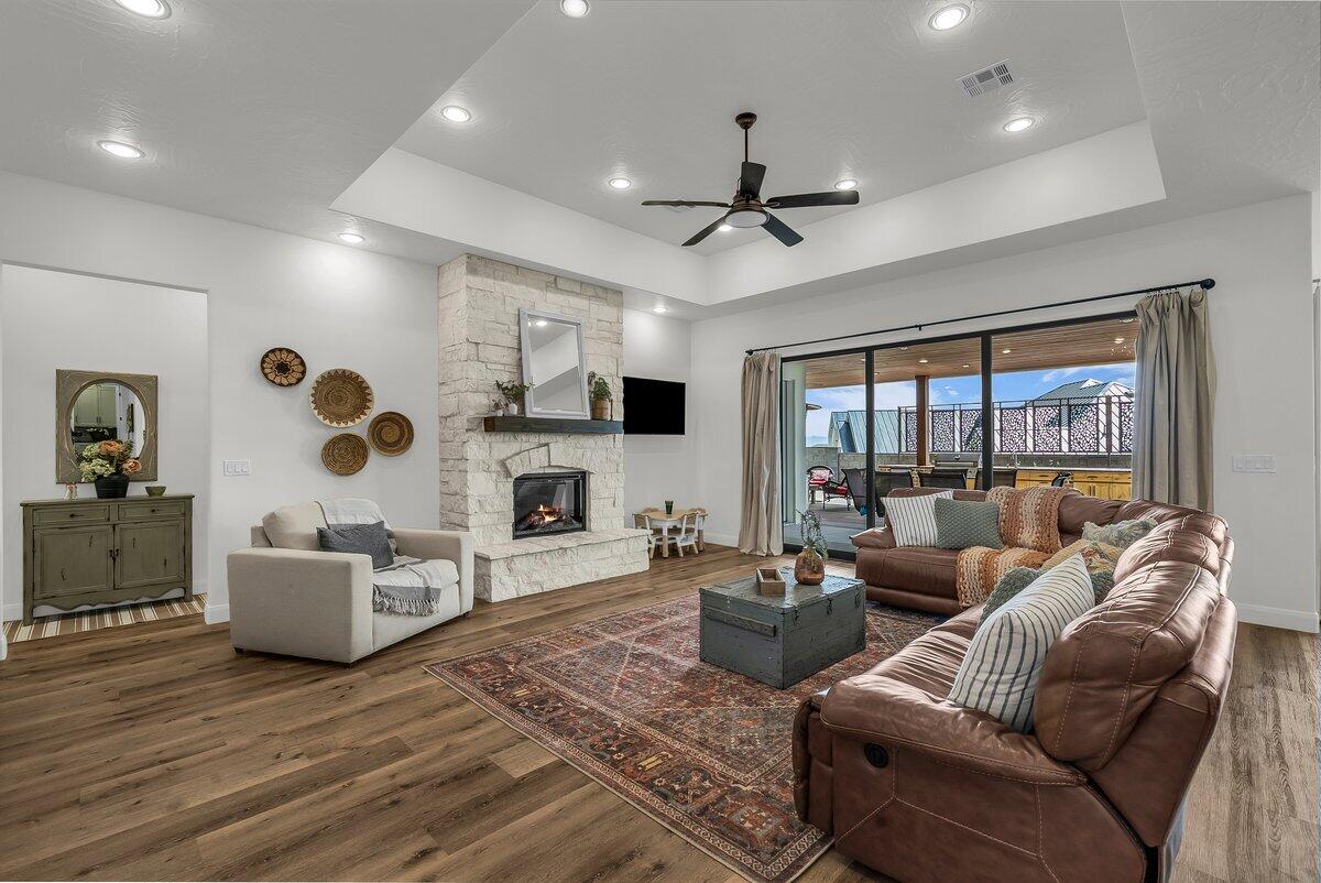 GRAND HEIGHTS - Residential