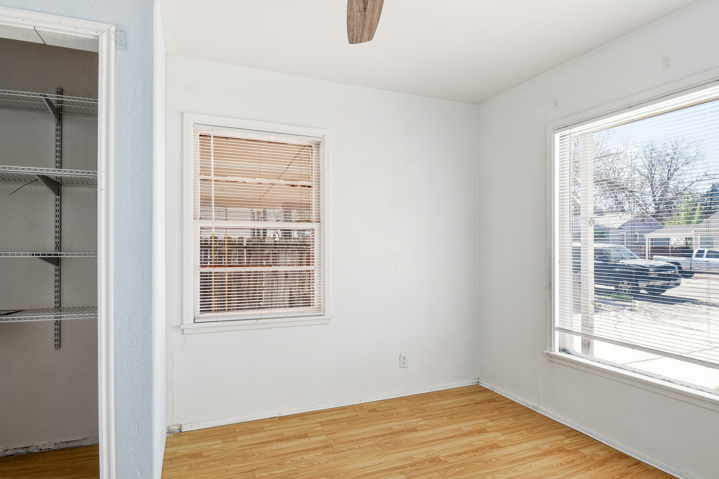 MOUNTAIN VIEW - Residential Income