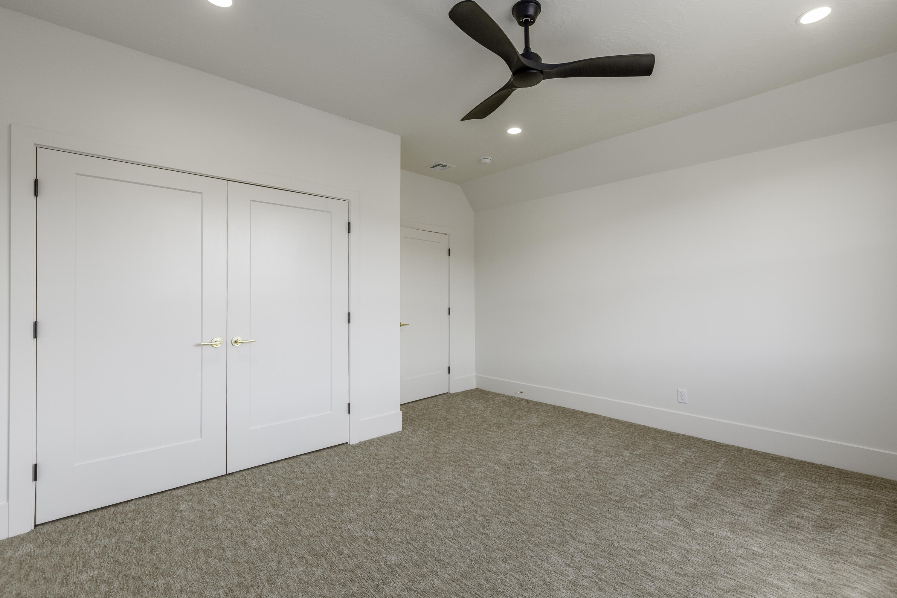 ESTATES AT BURKE SPRINGS - Residential