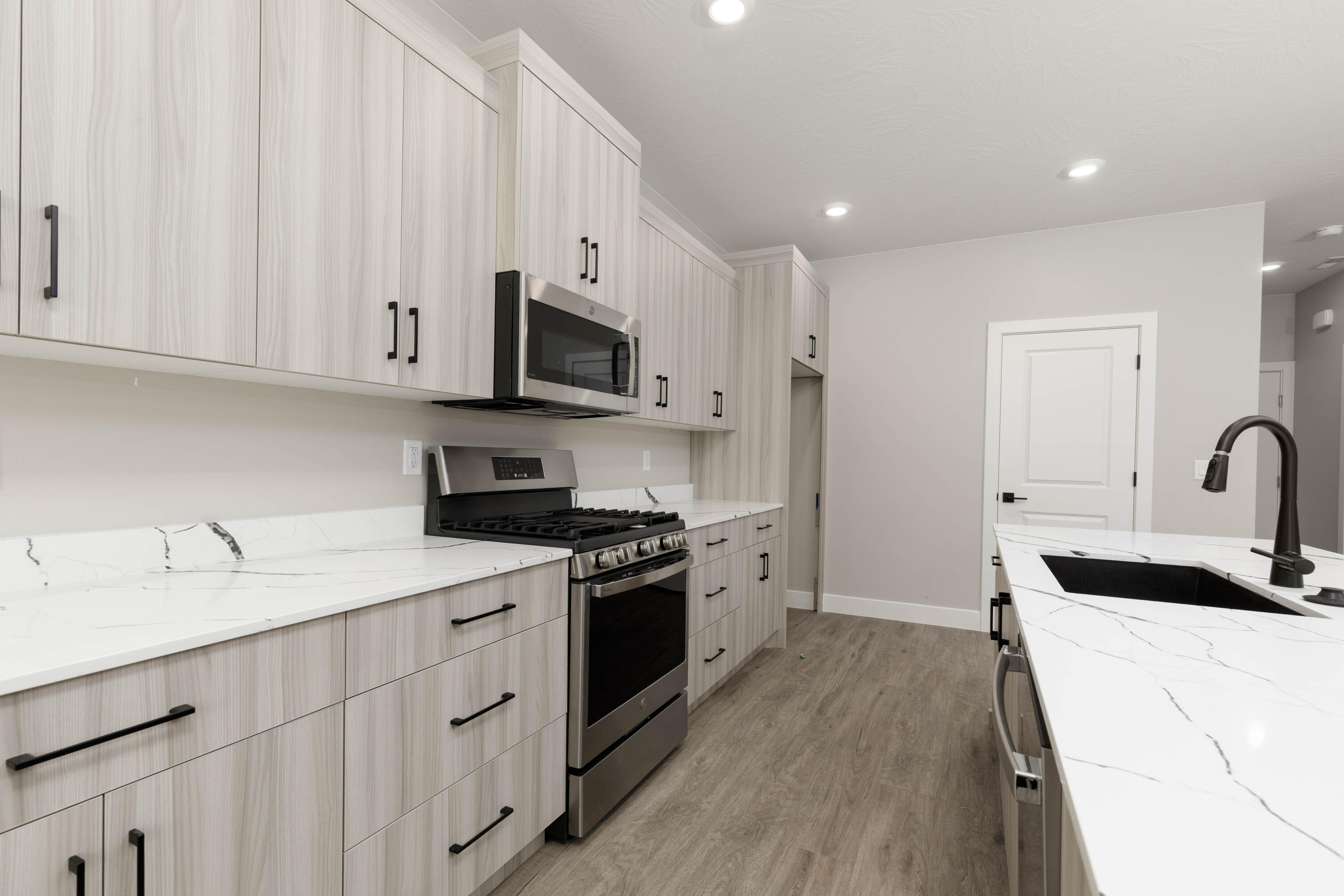 EAGLE POINTE - Residential