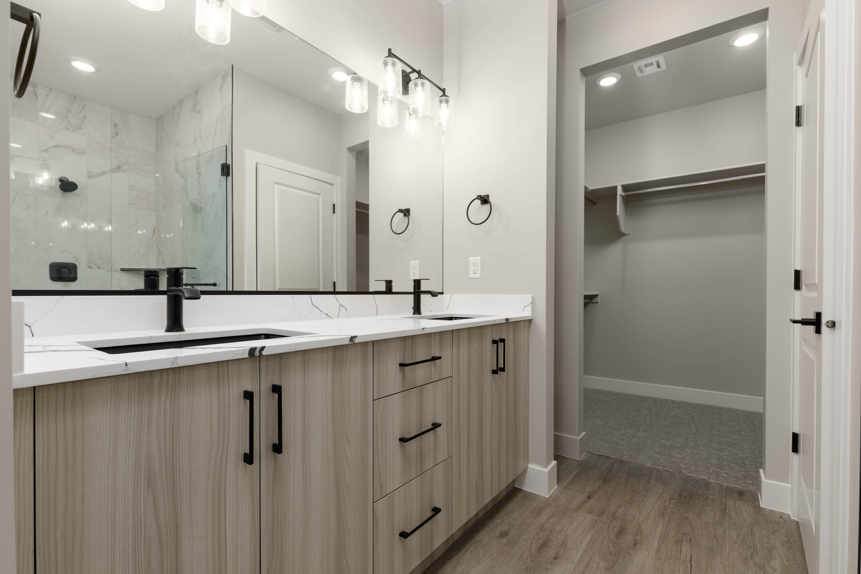 EAGLE POINTE - Residential