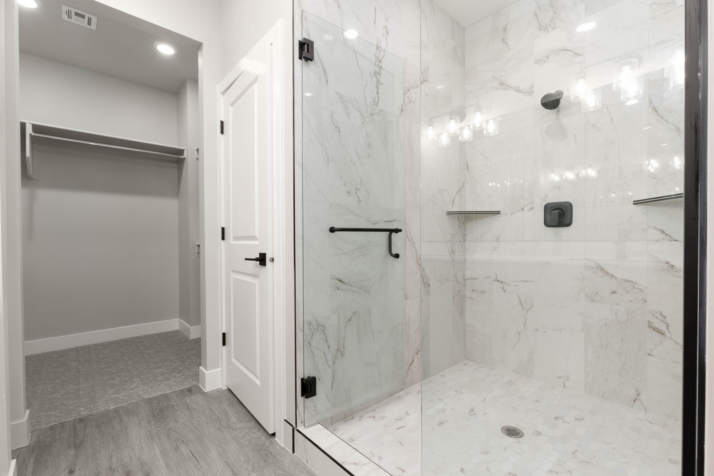 EAGLE POINTE - Residential