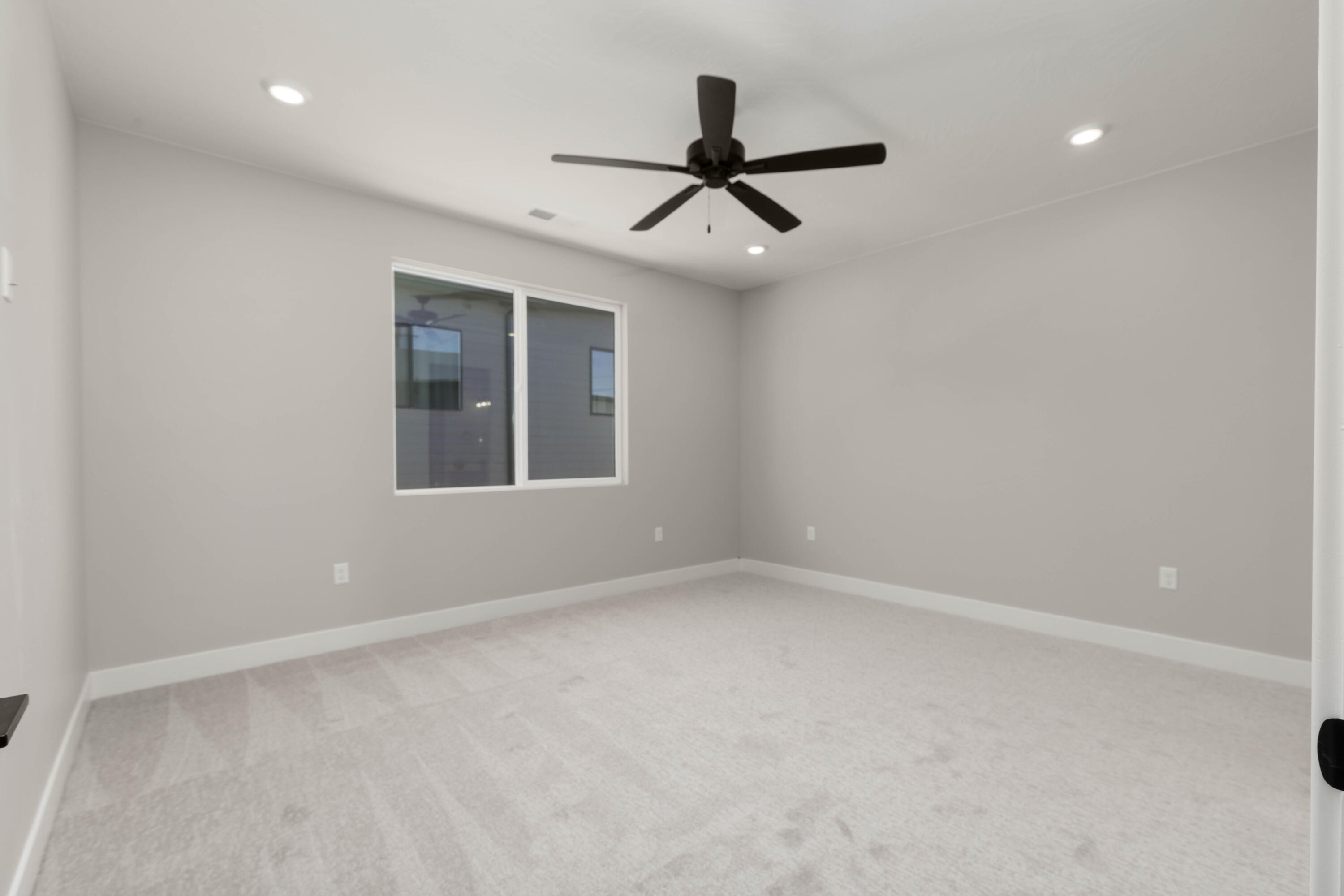 EAGLE POINTE - Residential