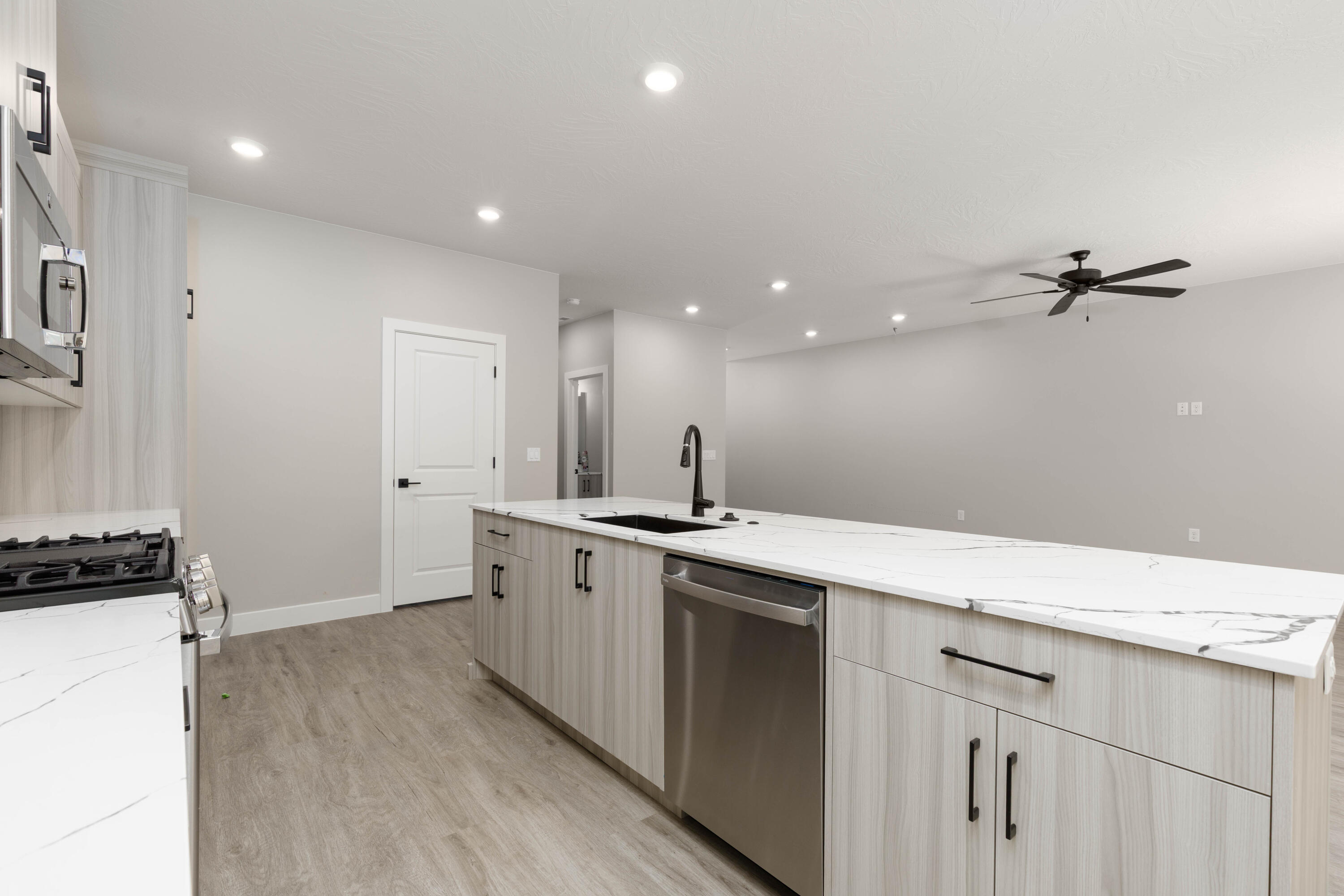 EAGLE POINTE - Residential