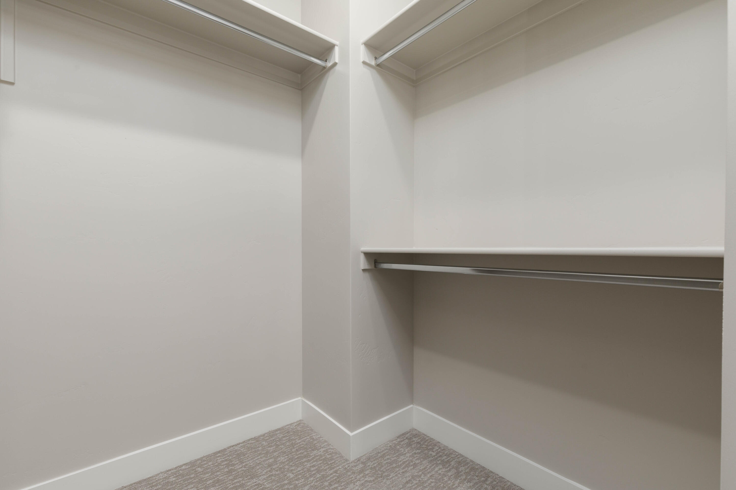 EAGLE POINTE - Residential