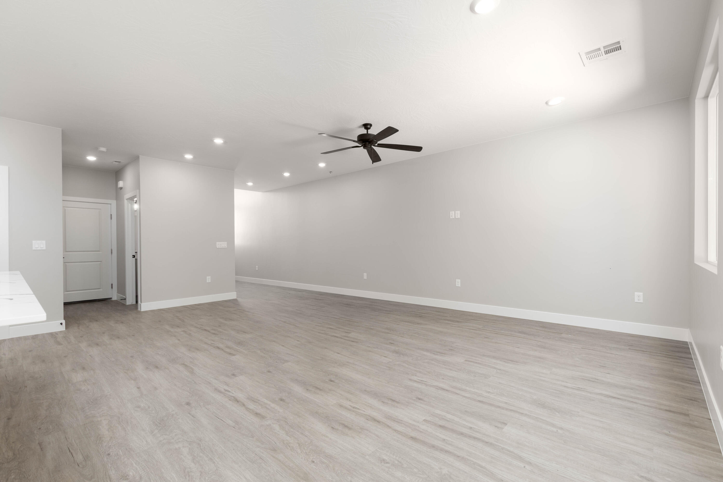 EAGLE POINTE - Residential