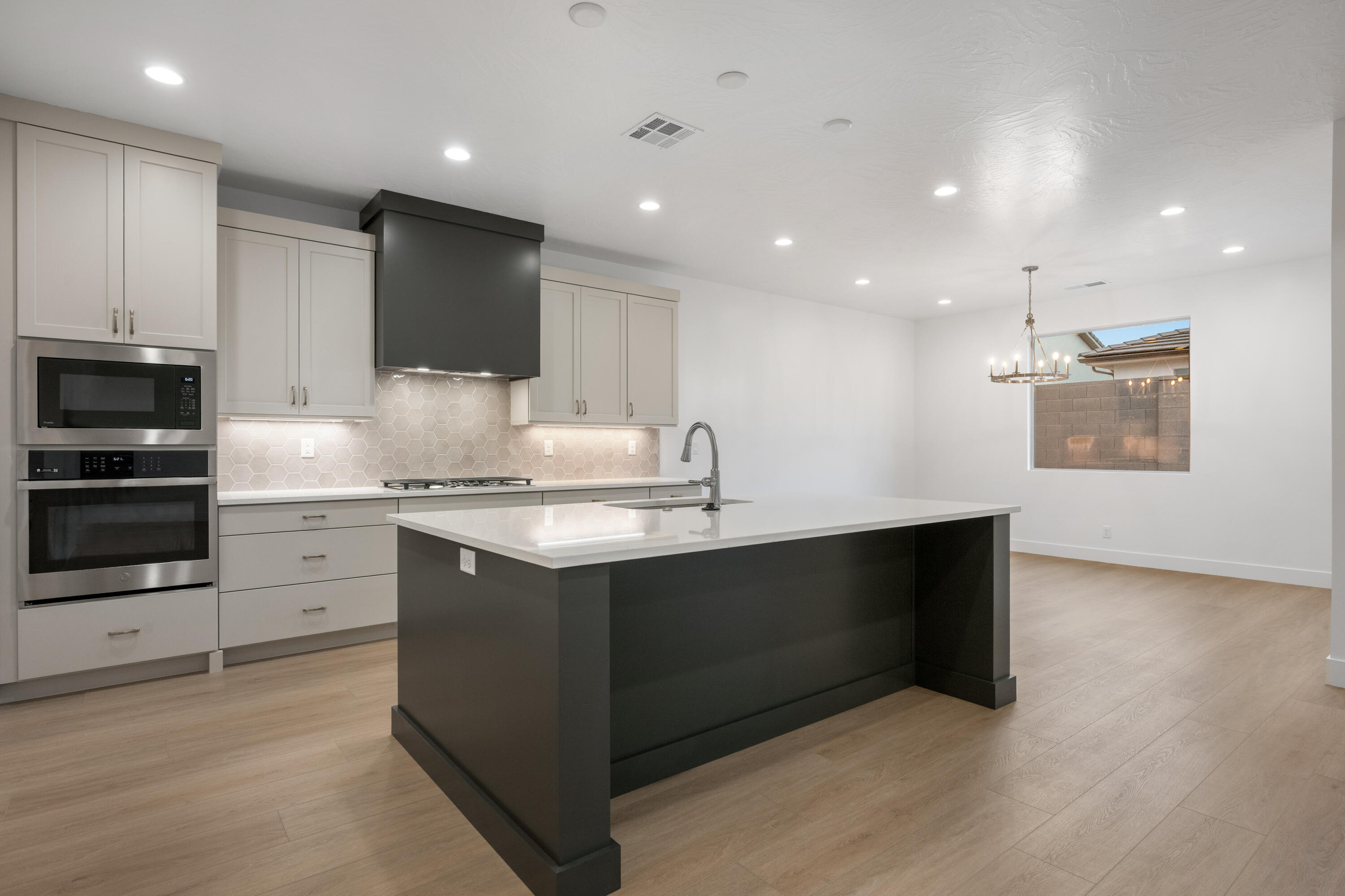 SOLIS AT CORAL CANYON - Residential