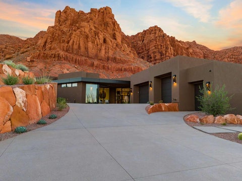 Photo of 2163 N Uwan DR, Saint George, UT 84738 (MLS # 26-274234)