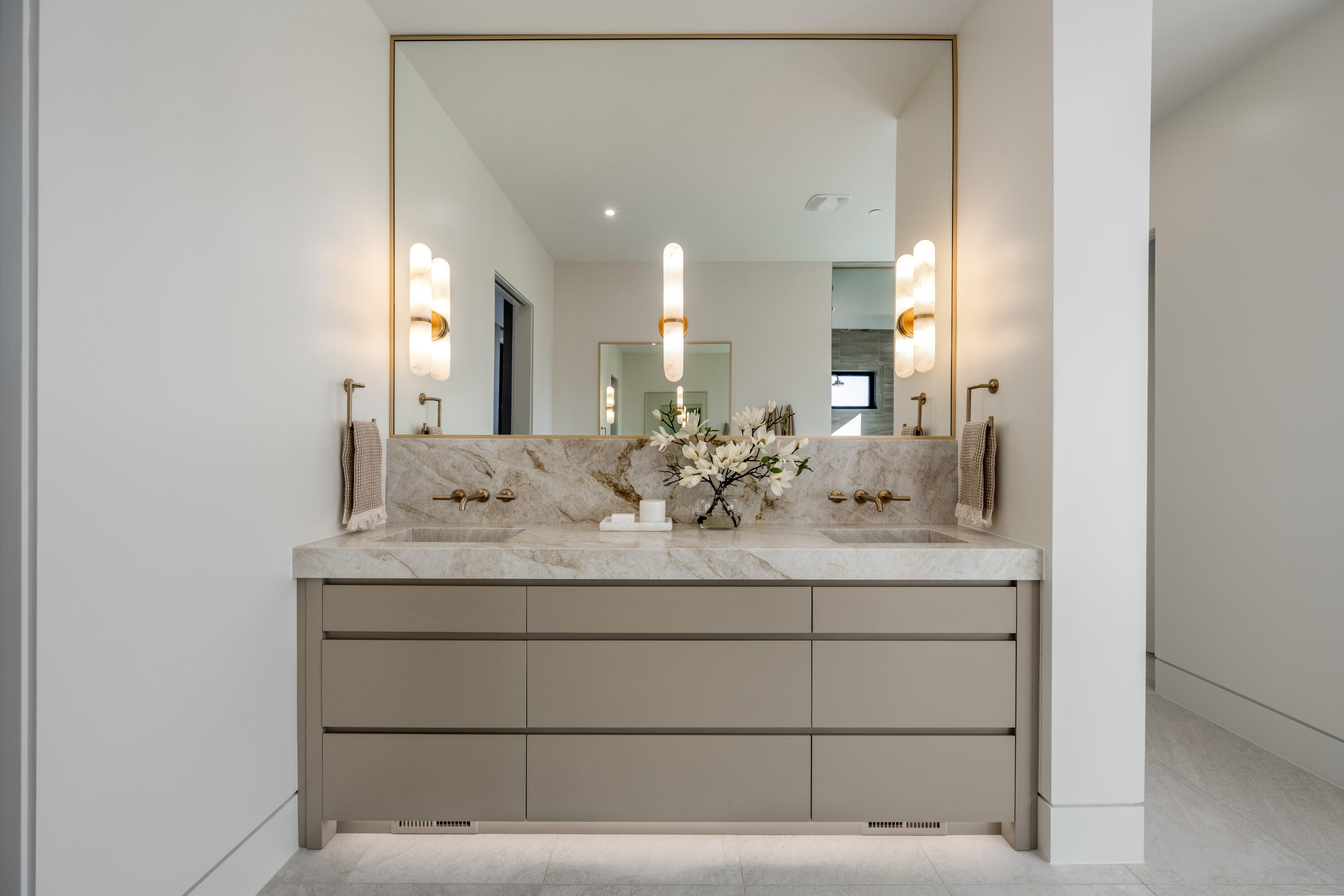 SOUTHERN SHORES - Residential