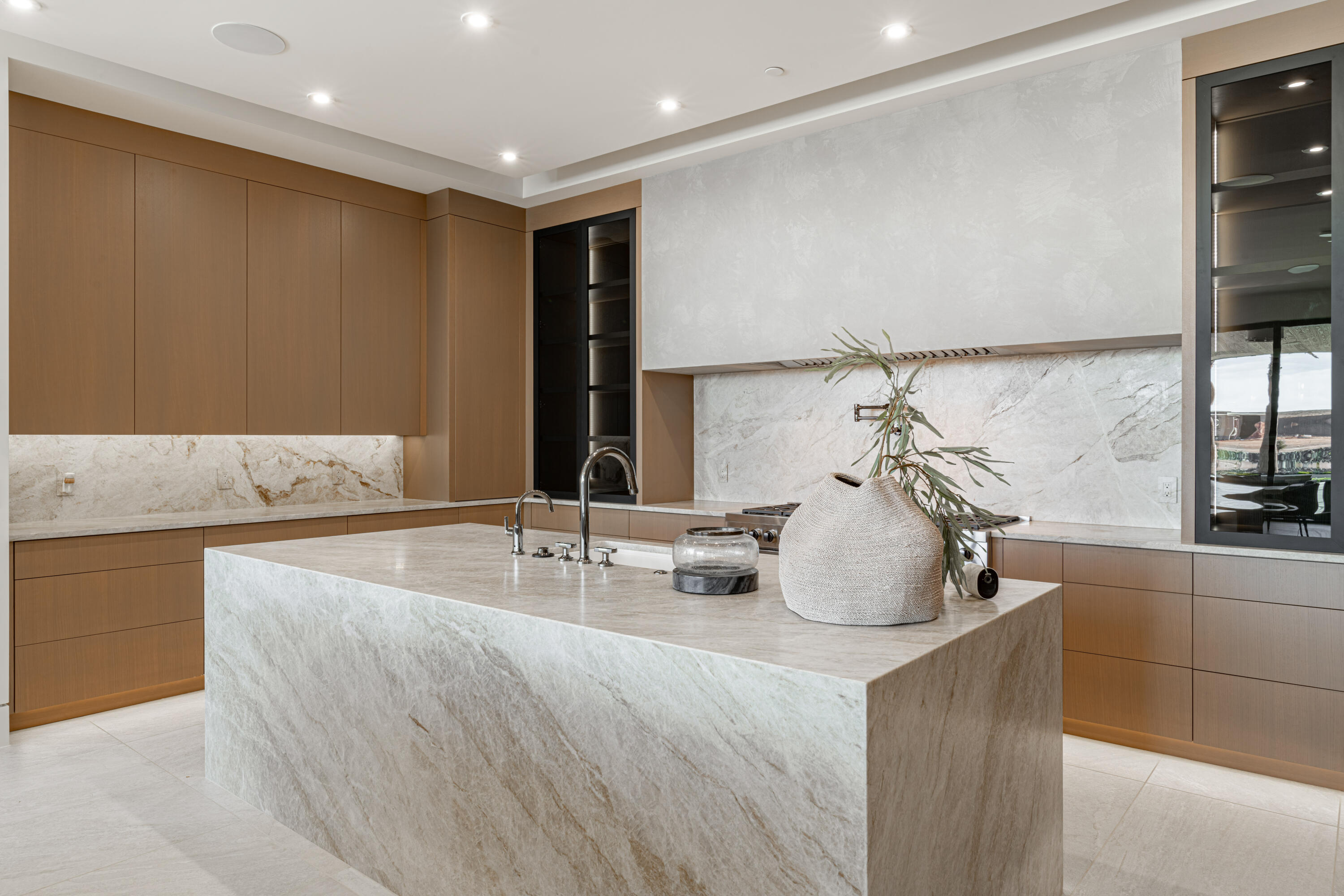 SOUTHERN SHORES - Residential