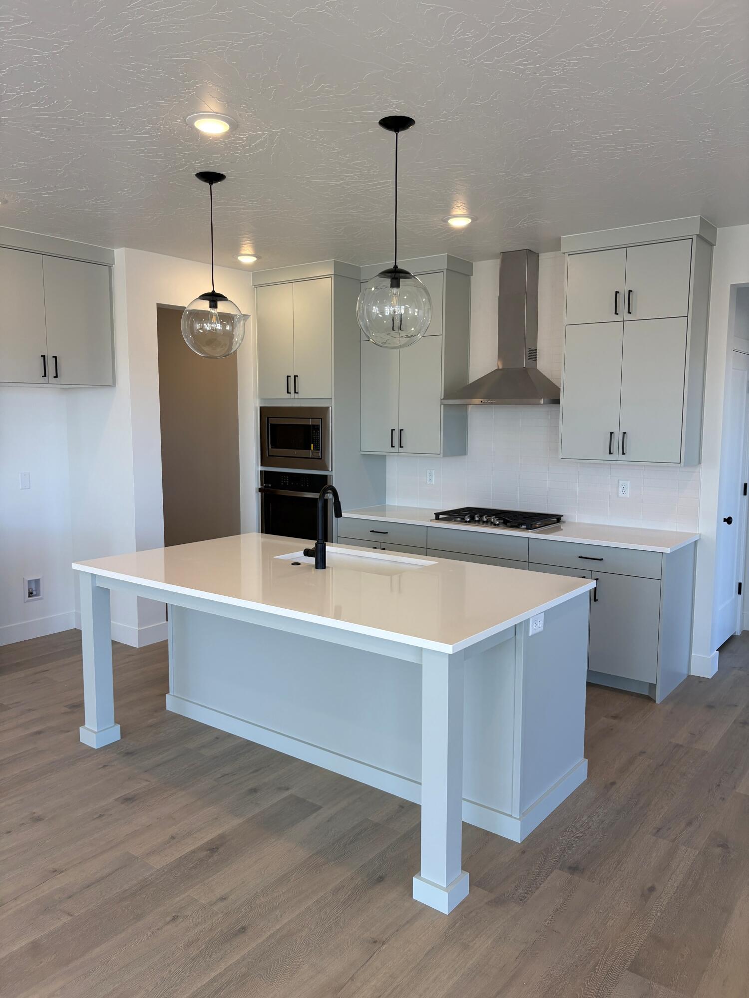 SALARNO HILLS AT DIVARIO - Residential