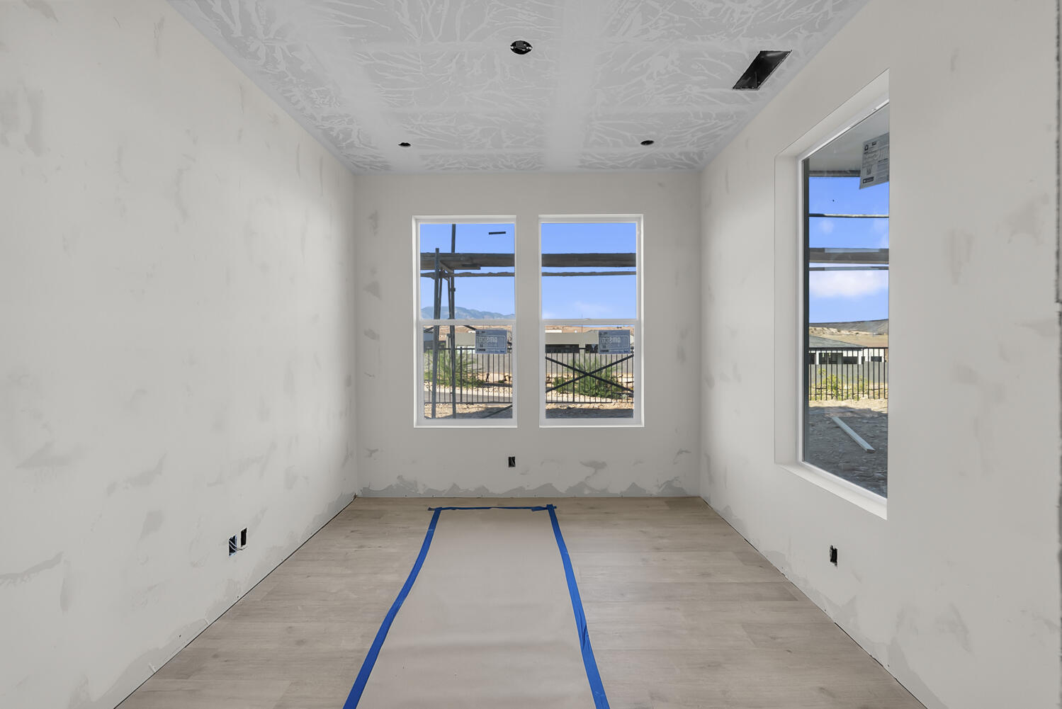 SALARNO HILLS AT DIVARIO - Residential