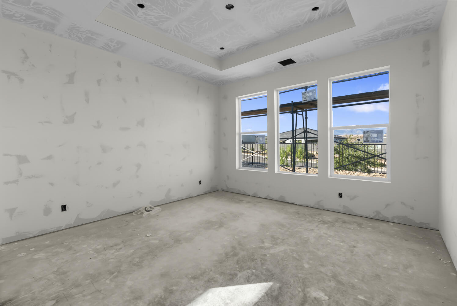 SALARNO HILLS AT DIVARIO - Residential