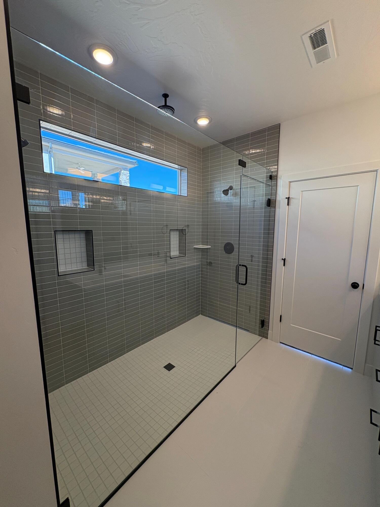 SALARNO HILLS AT DIVARIO - Residential