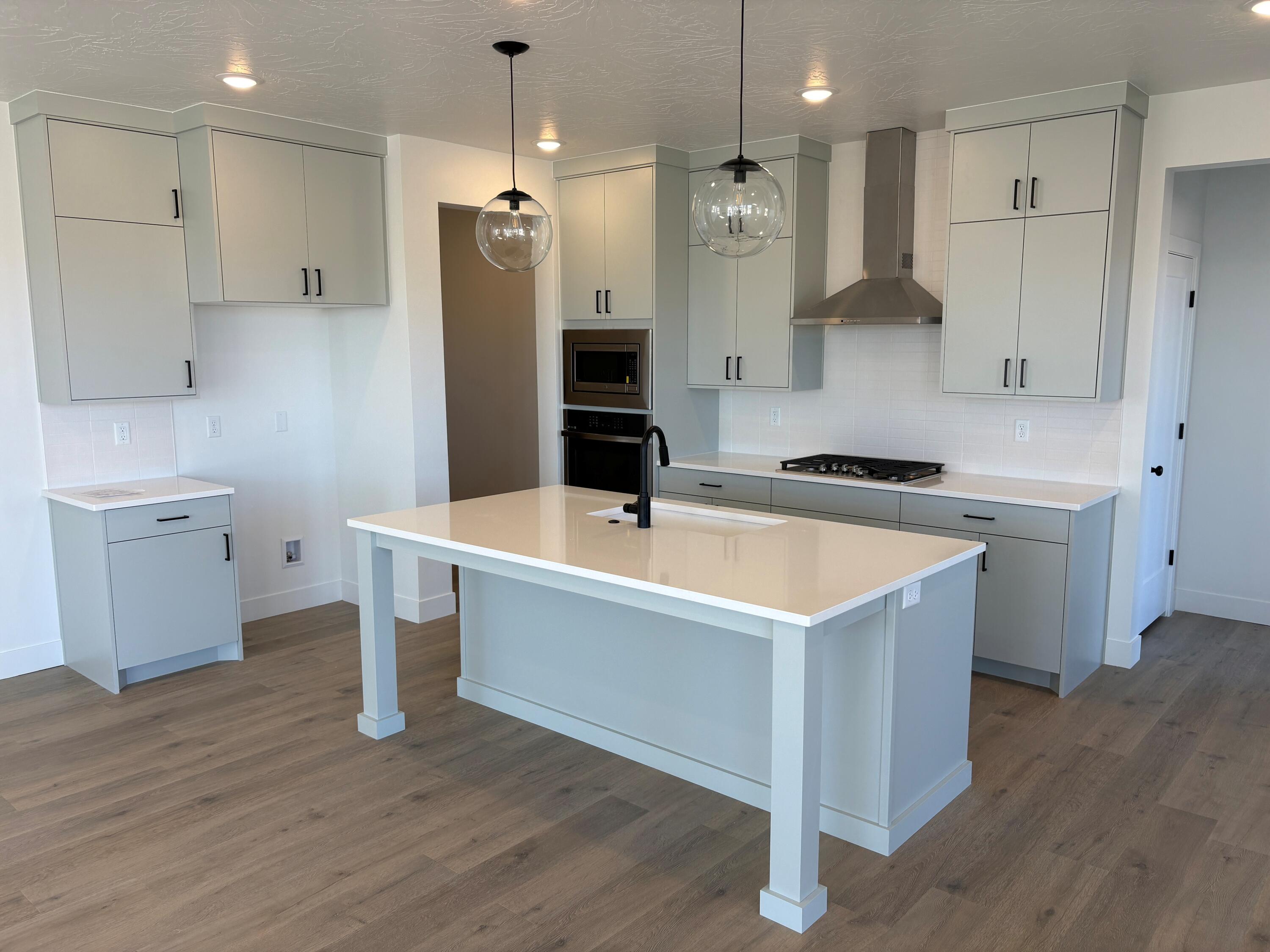 SALARNO HILLS AT DIVARIO - Residential