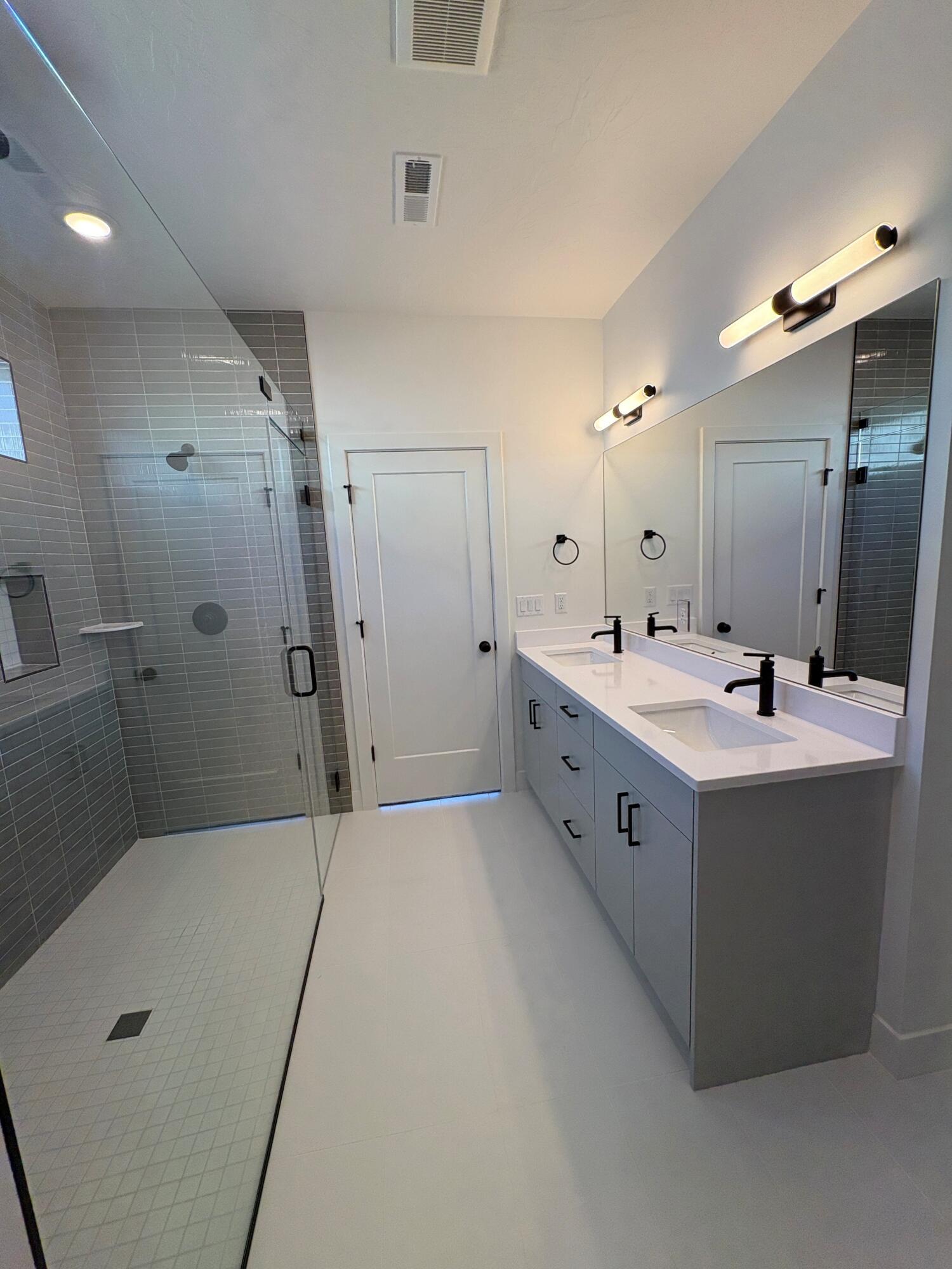 SALARNO HILLS AT DIVARIO - Residential