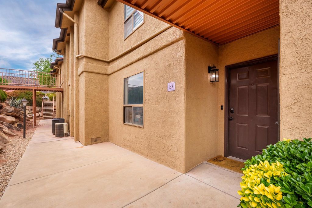 Photo of 161 W 950 S #B3, Saint George, UT 84770 (MLS # 26-269995)