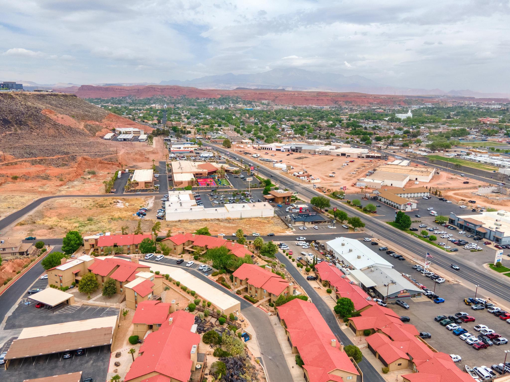 GARDENS SOUTH CONDOS - Residential