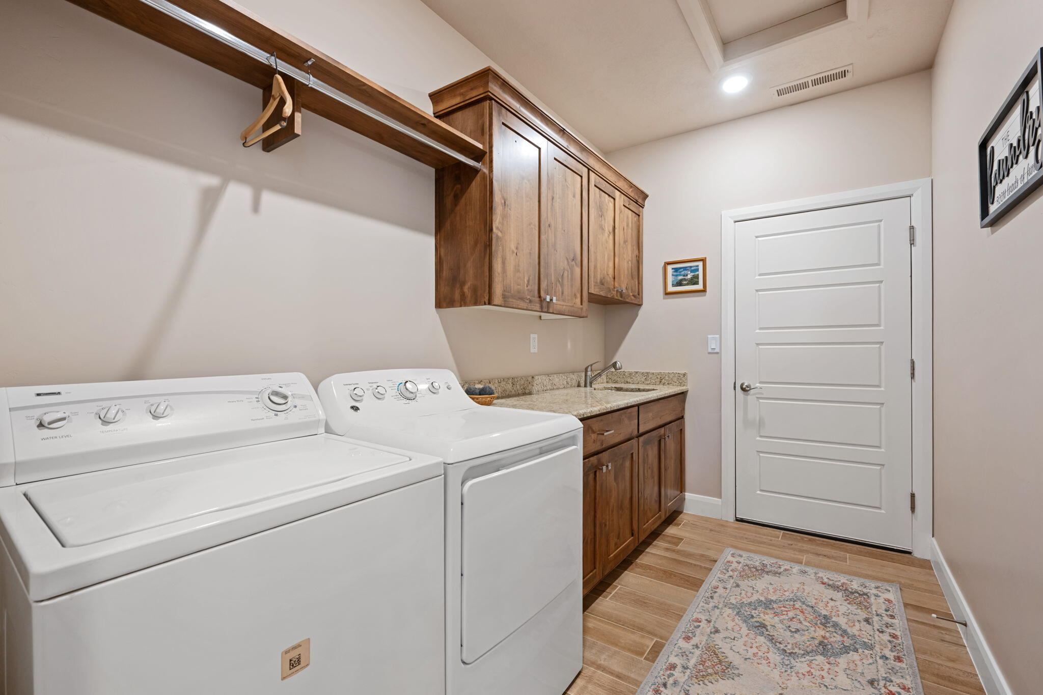 SKY RIDGE - Residential