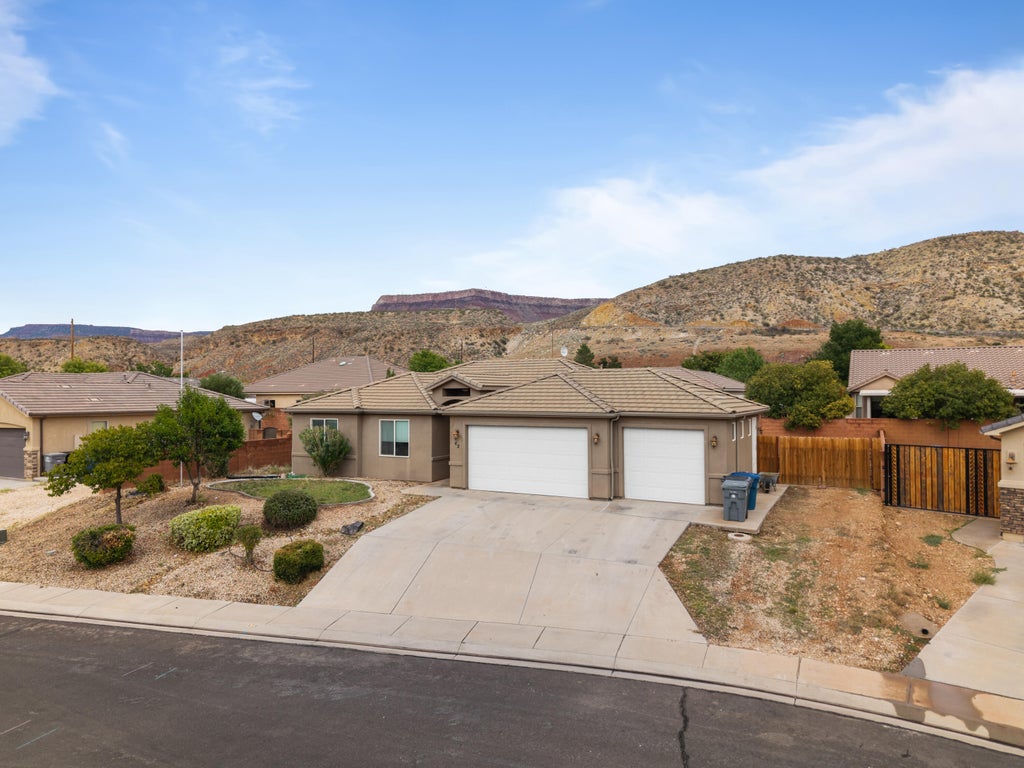Photo of 42 E 700 N, La Verkin, UT 84745 (MLS # 26-277139)