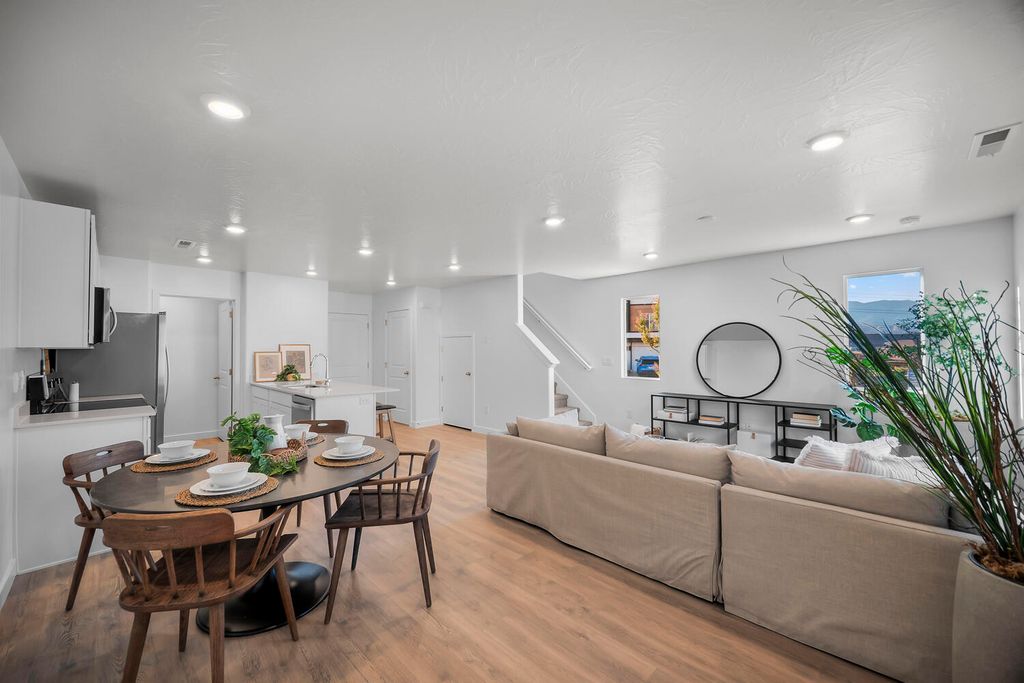 Photo of 2216 S Wolverine Way #2525, Washington, UT 84780 (MLS # 26-273860)
