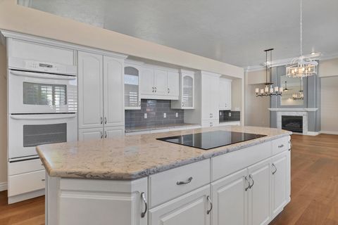 Tiny photo for 150 S Crystal Lakes DR #20, Saint George, UT 84770 (MLS # 26-271444)