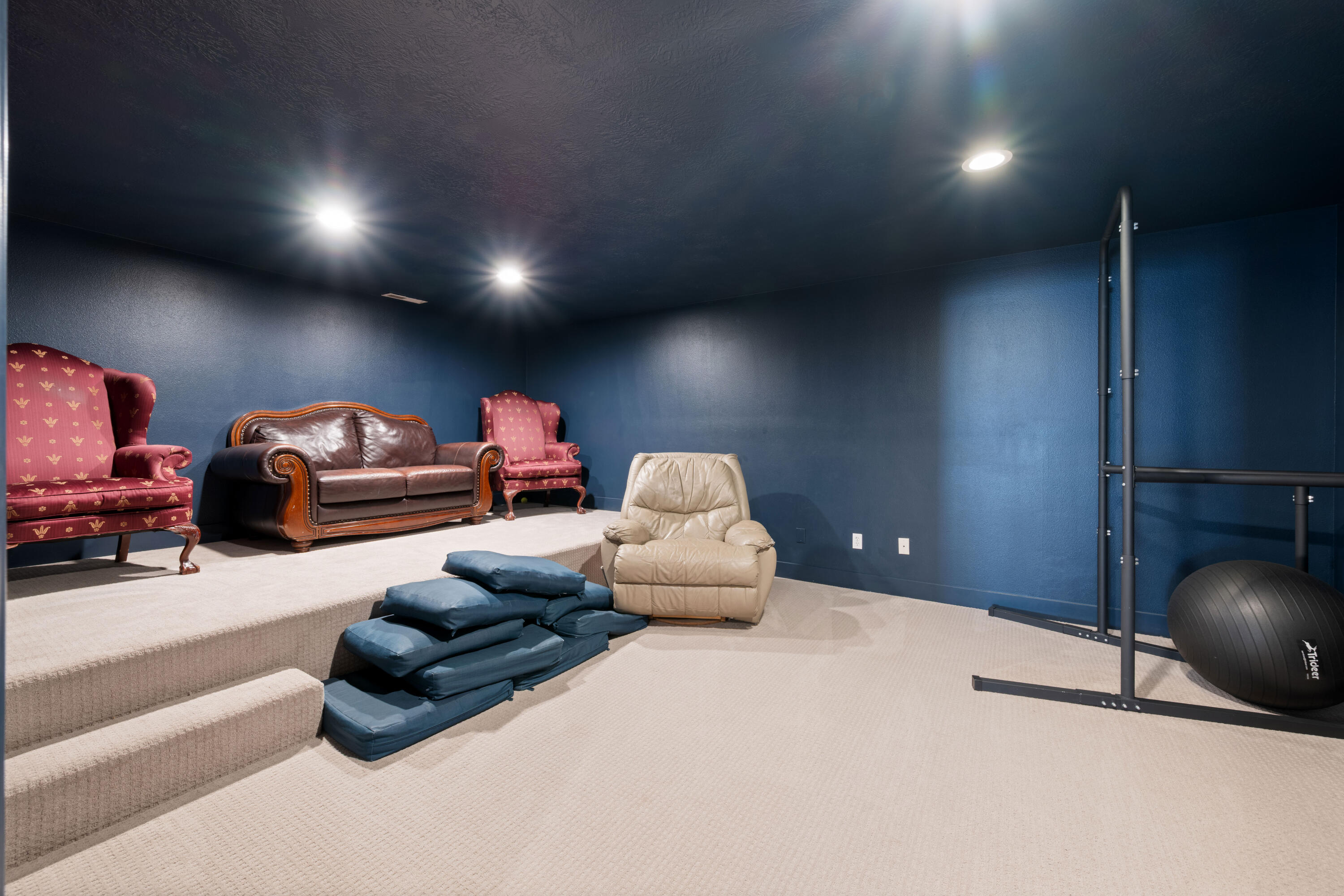 COUNTRY LANE ESTATES - Residential