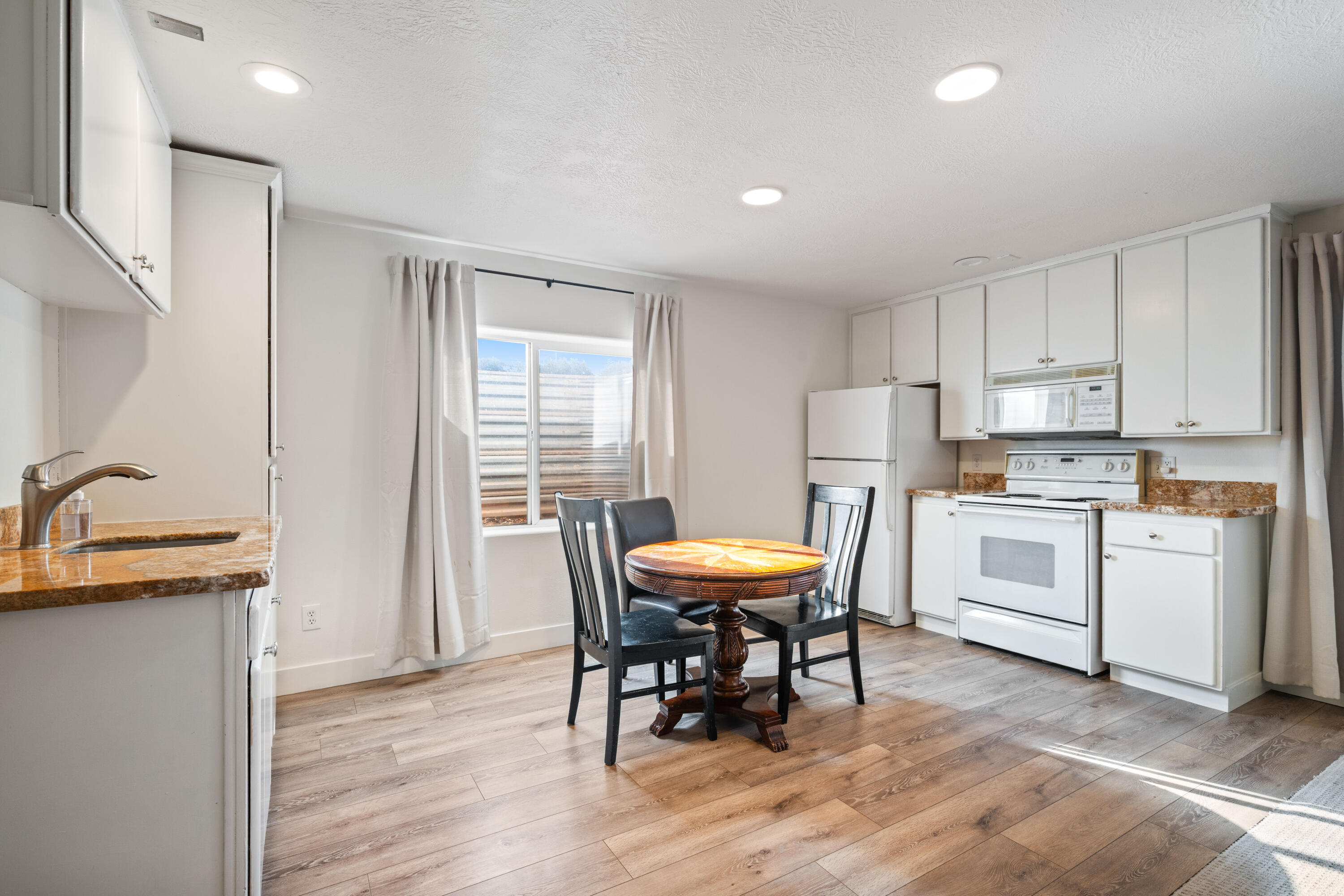 COUNTRY LANE ESTATES - Residential