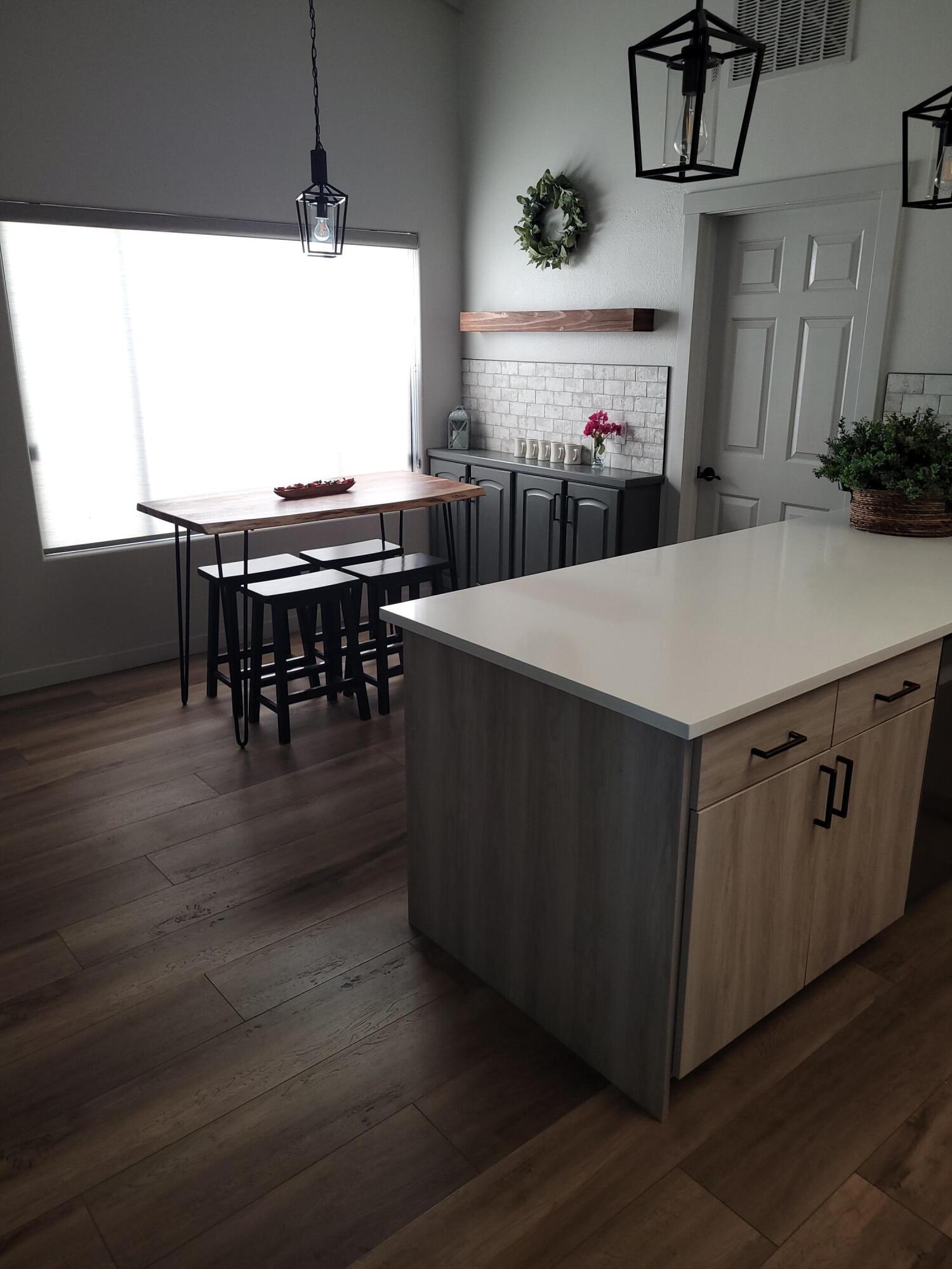 VISTA DEL SOL TOWNHOMES - Residential