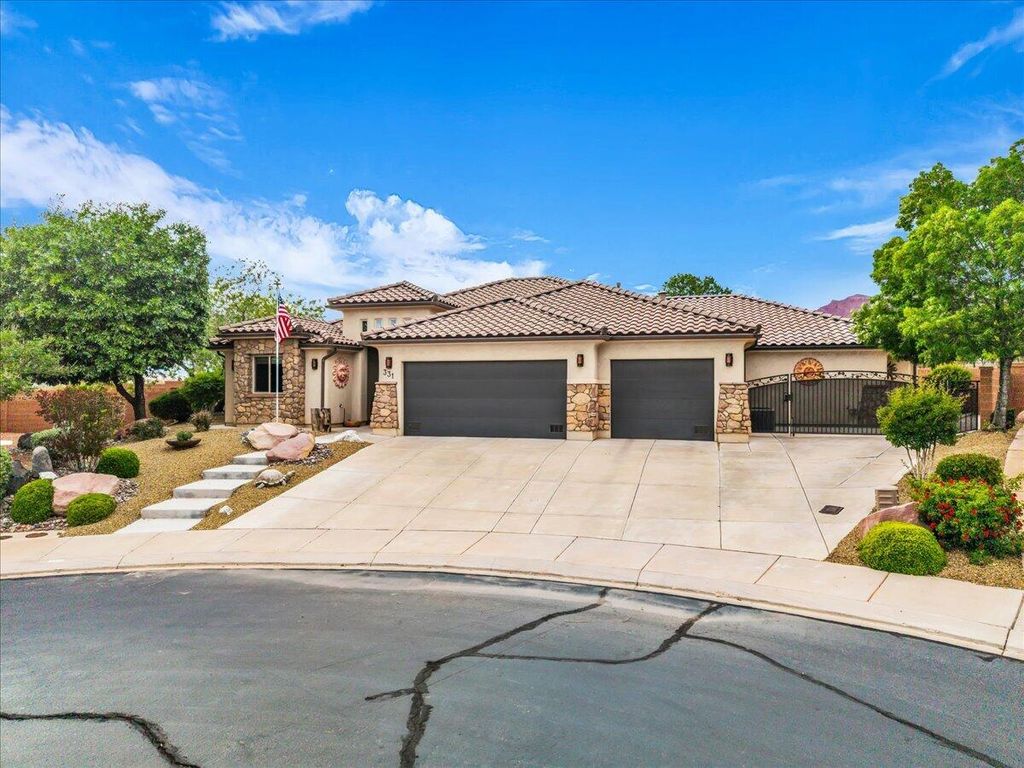 Photo of 331 N Eagle Cove, Ivins, UT 84738 (MLS # 26-271777)