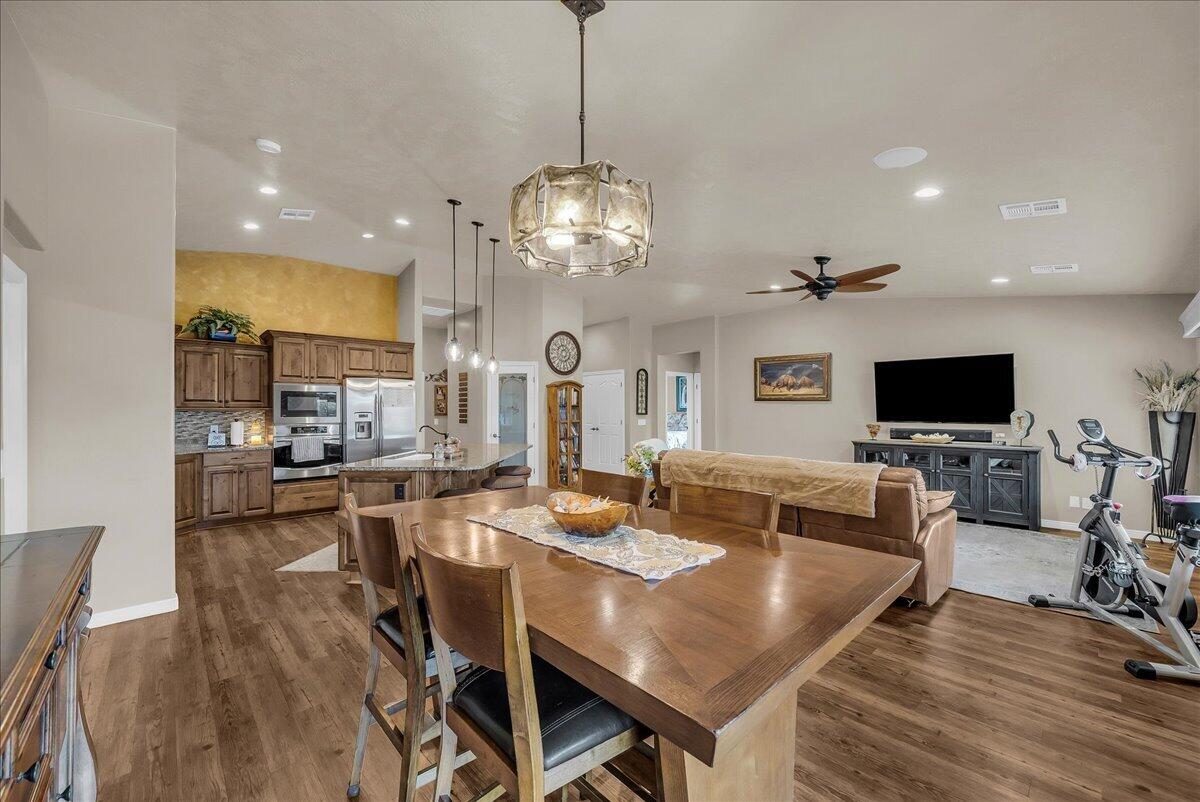 QUAIL COVE - Residential