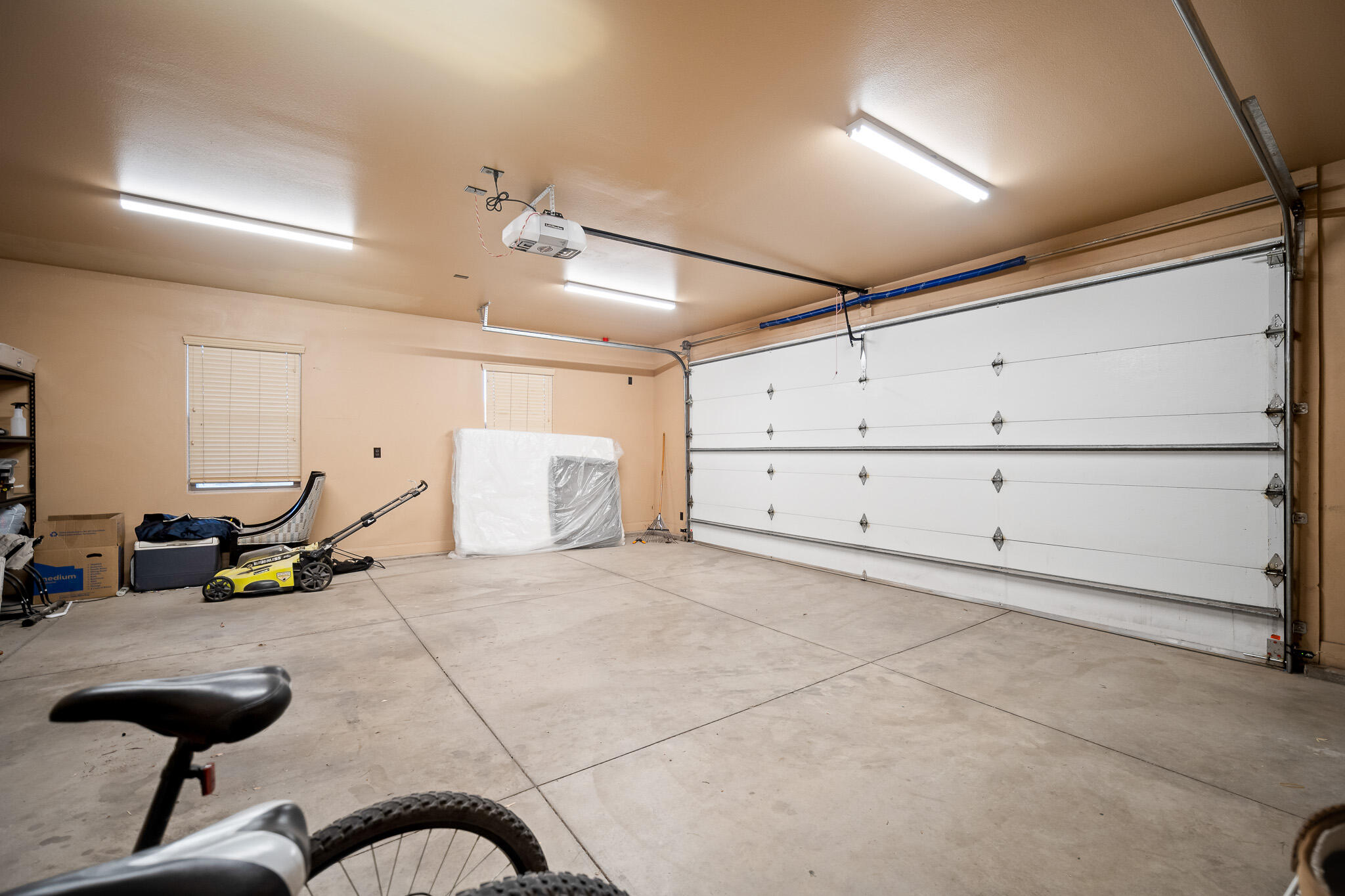 BRIDLE GATE ESTATES - Residential